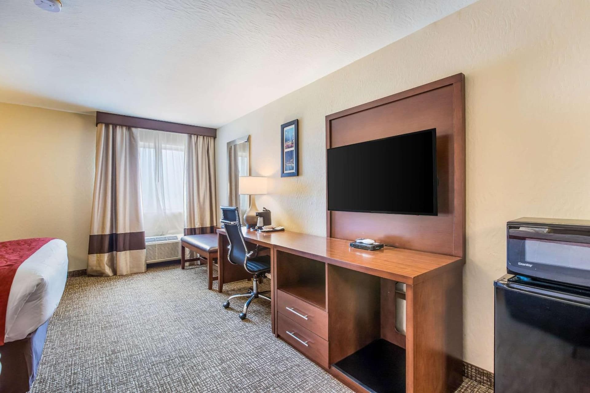 Comfort Inn & Suites Fairborn near Wright Patterson AFB gallery photo in Fairborn, OH — image 7