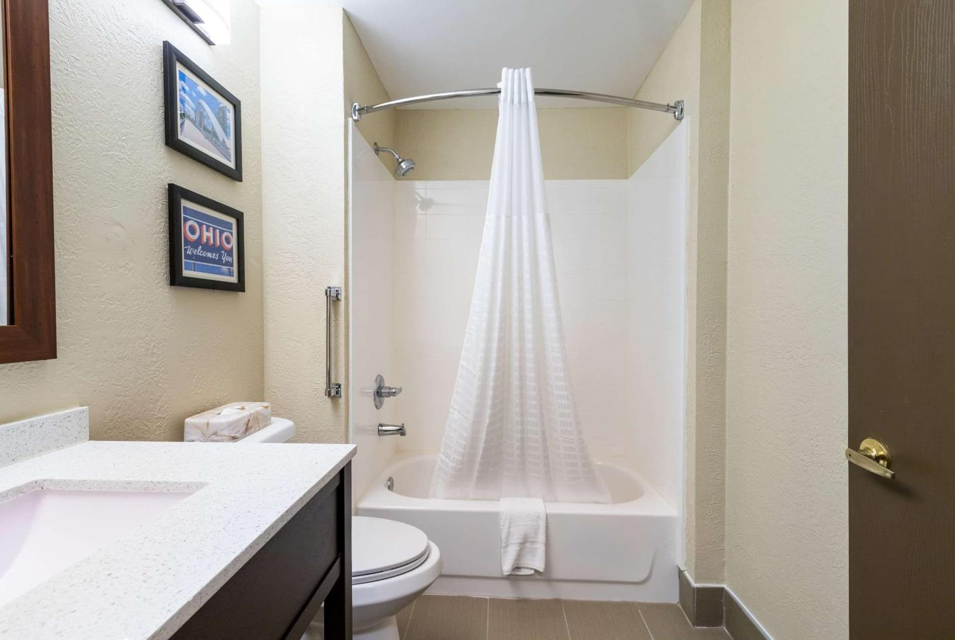 Comfort Inn & Suites Fairborn near Wright Patterson AFB gallery photo in Fairborn, OH — image 13