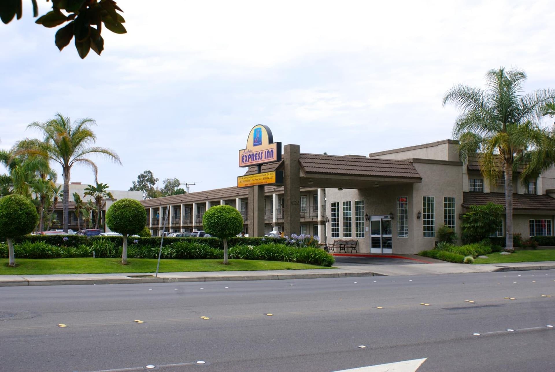 Queens Inn Anaheim — hotel in Anaheim, California