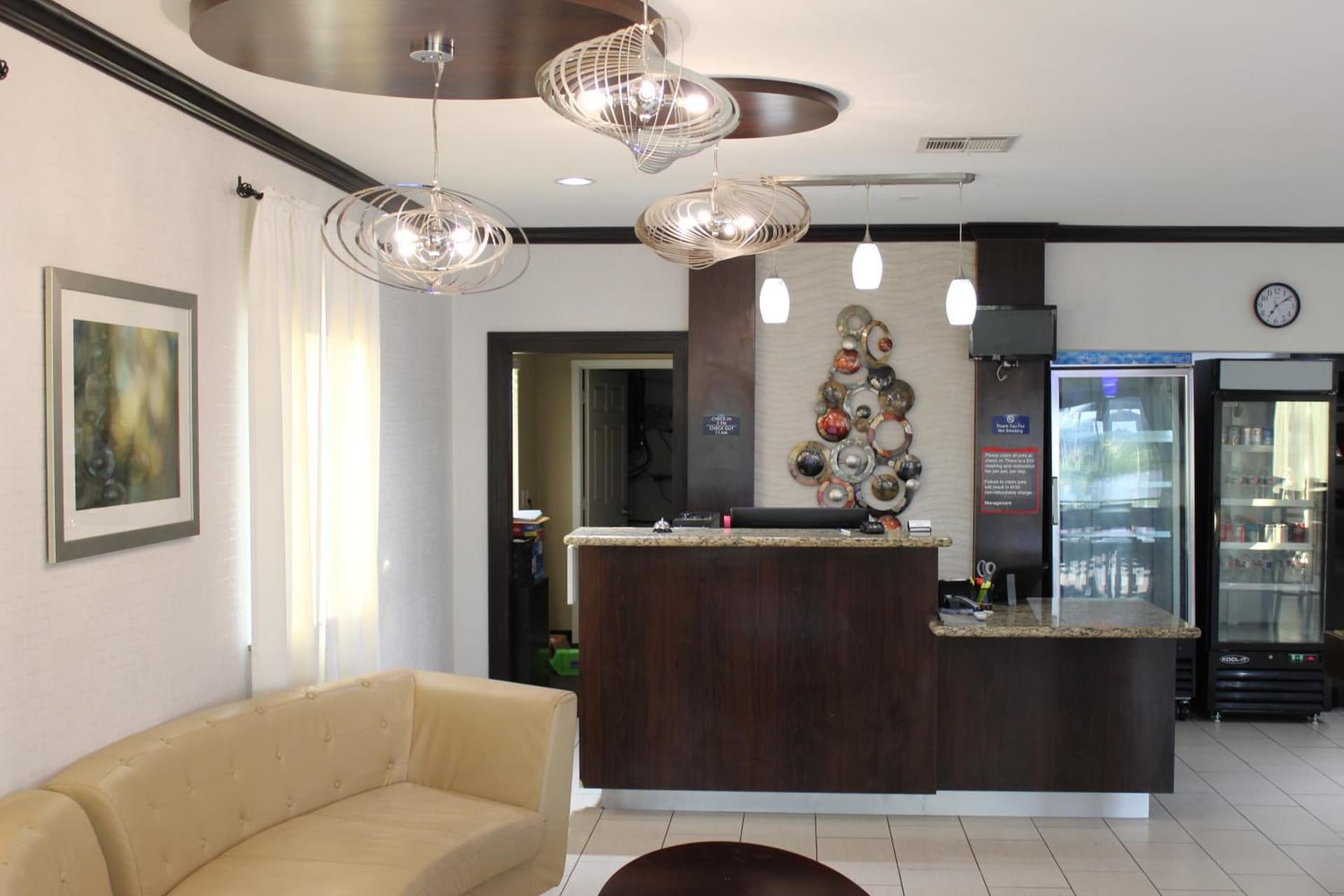 Horizon Inn & Suites property views in Pearsall, TX — gallery photo 3