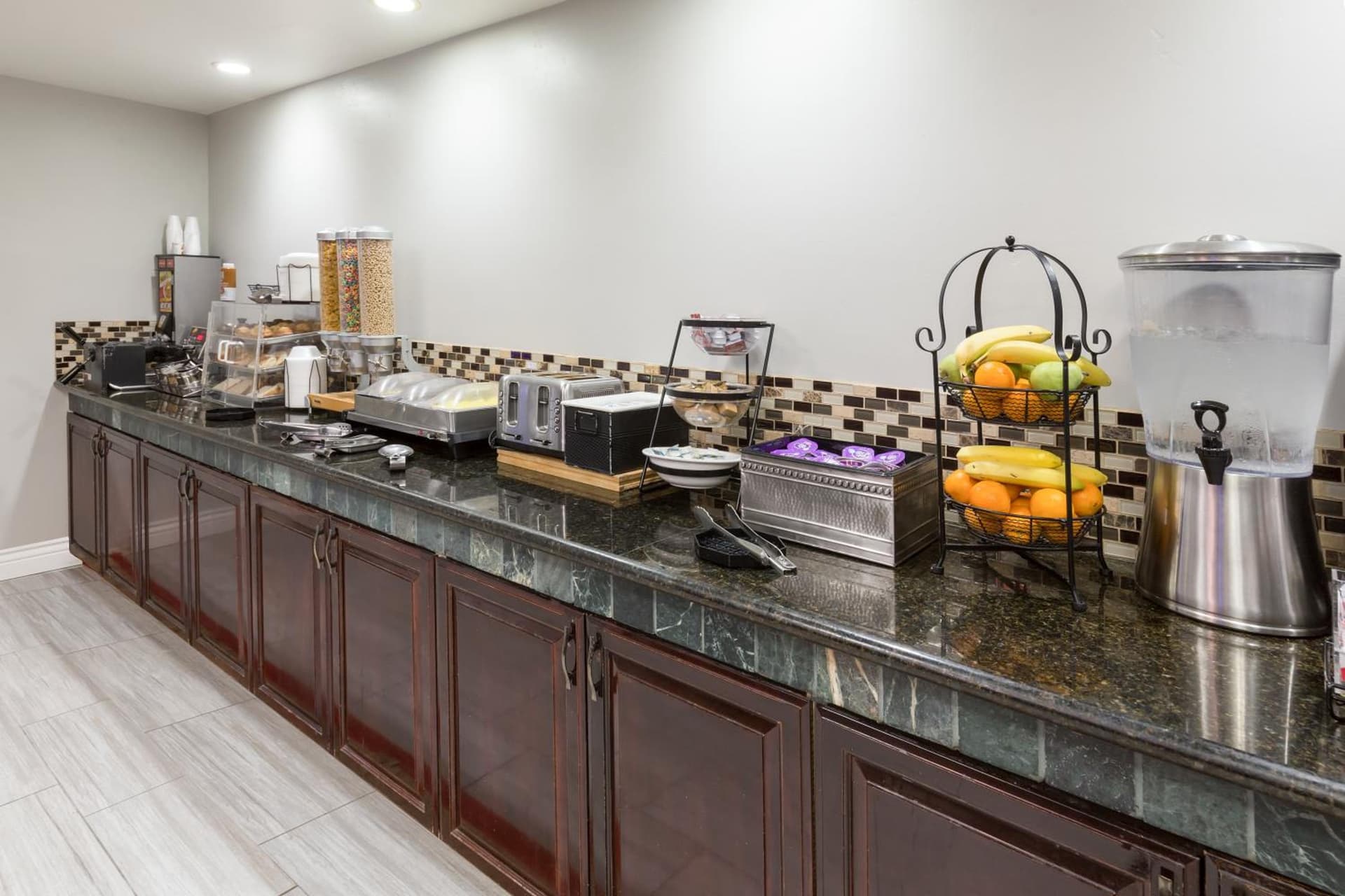 La Quinta by Wyndham Visalia/Sequoia Gateway gallery photo in Visalia, CA — image 52