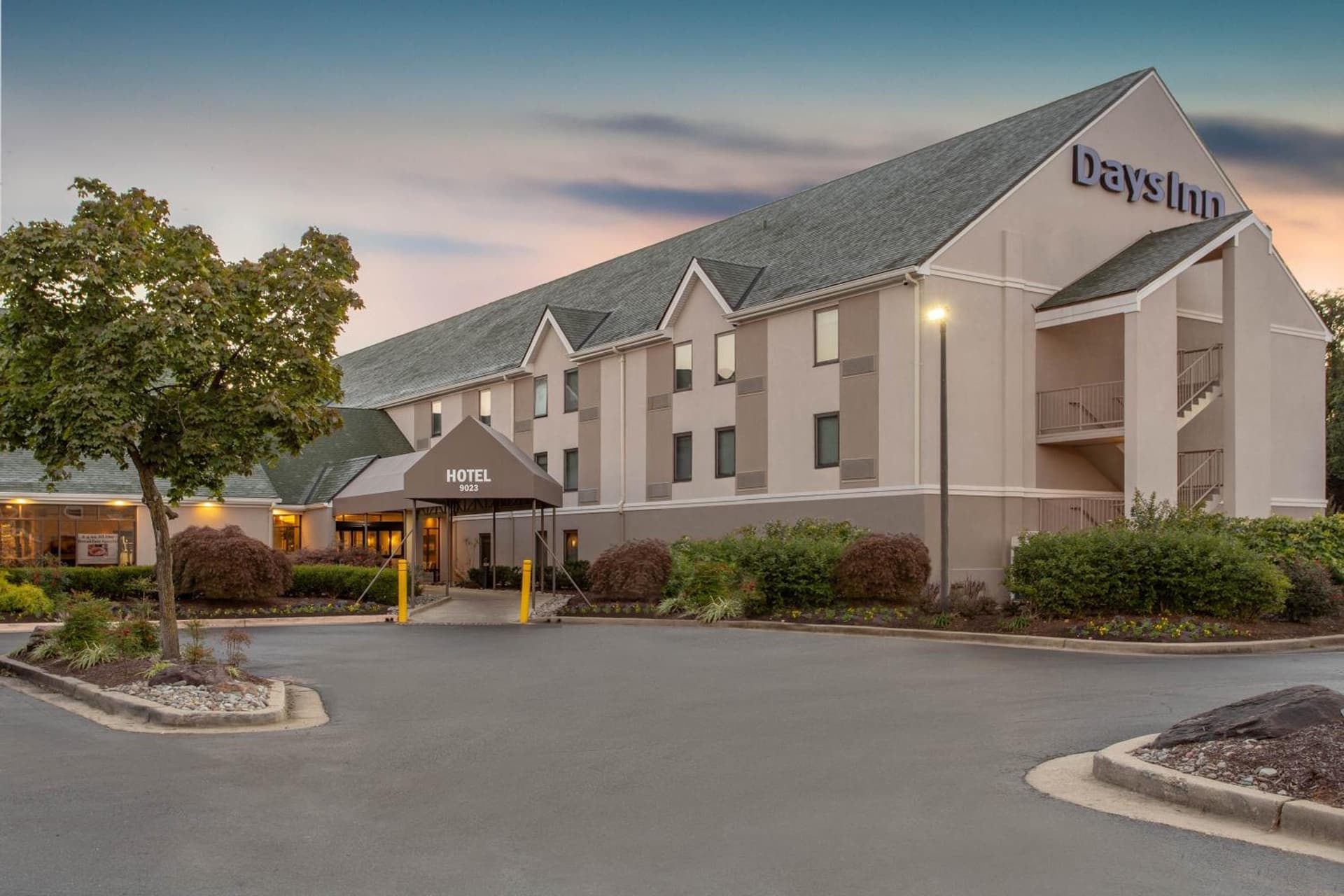Days Inn by Wyndham Lanham Washington DC featured exterior or lobby in Lanham, MD — similar hotel