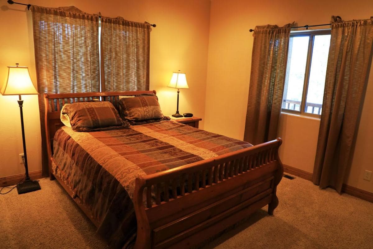 Zion Ponderosa Ranch Resort property views in Orderville, UT — gallery photo 3