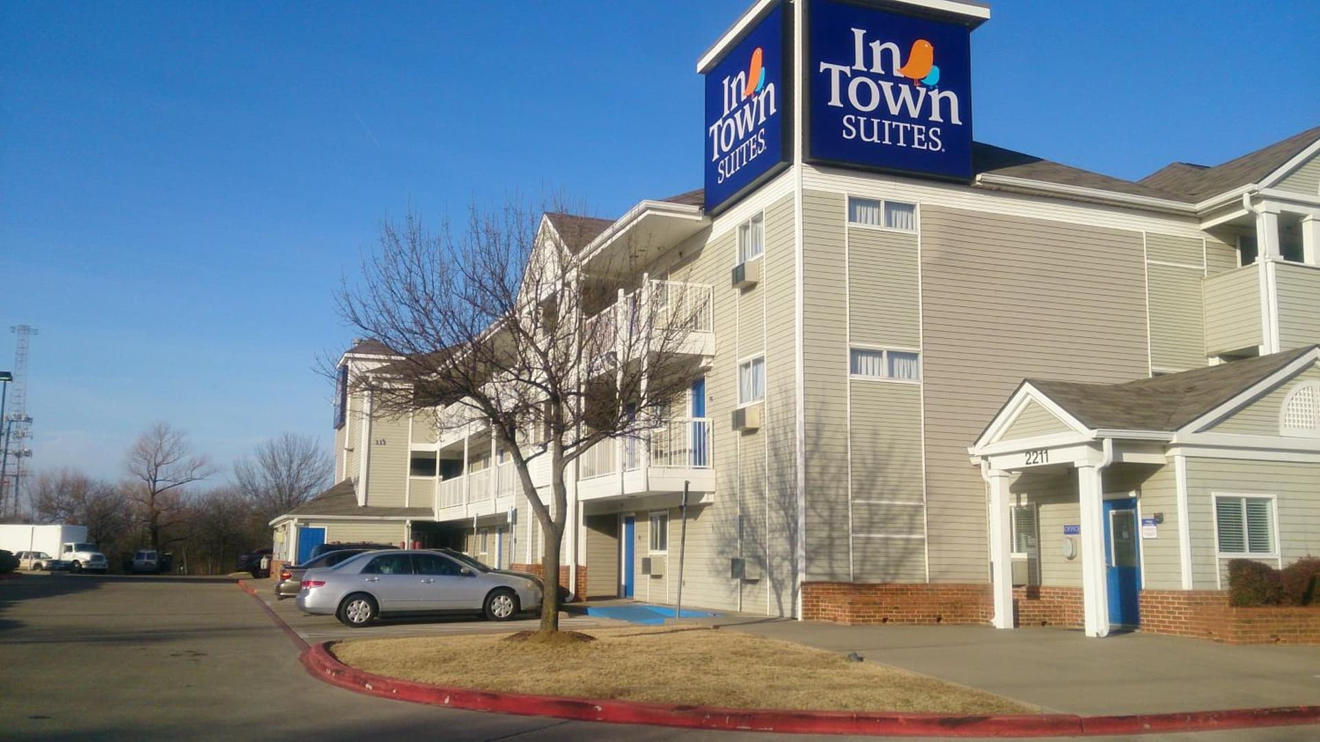 InTown Suites Extended Stay Arlington TX - Six Flags interior in Arlington, TX — gallery photo 2