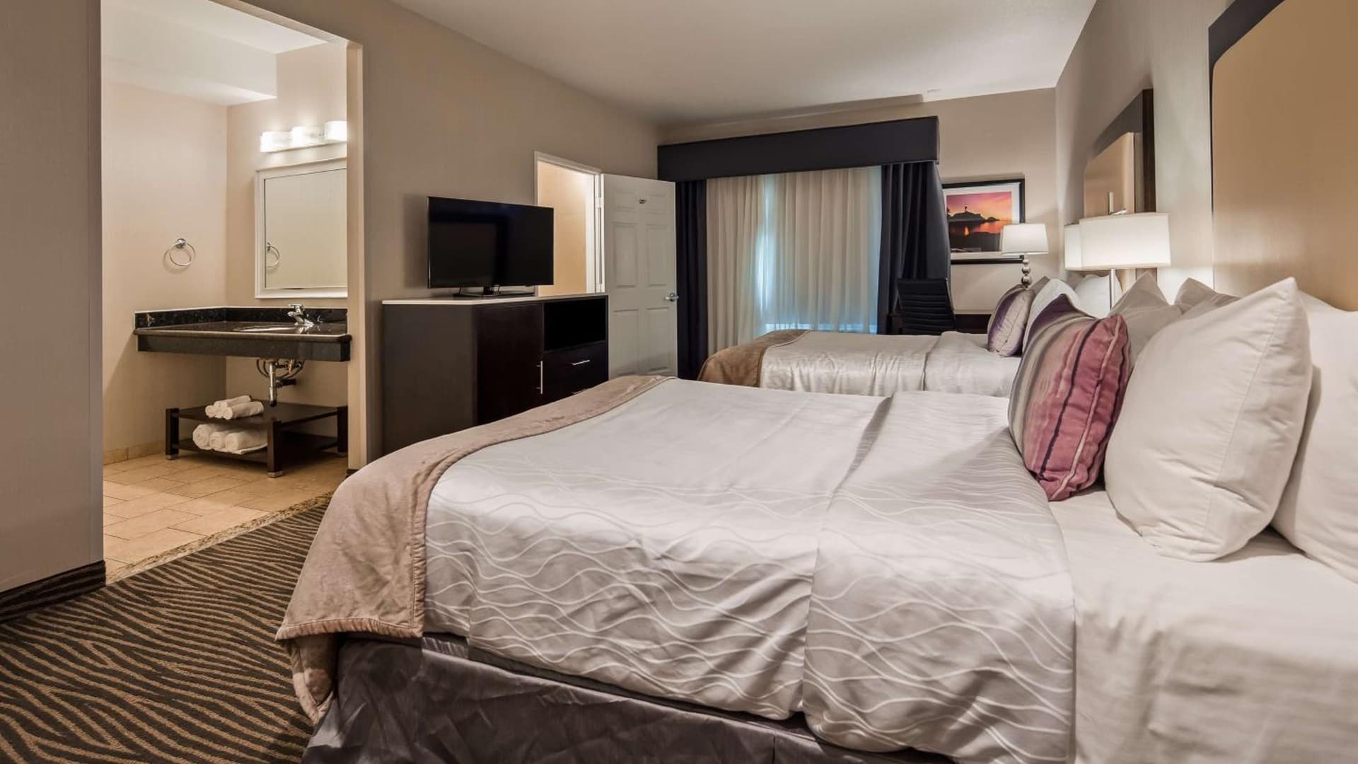 Best Western Plus Hotel at the Convention Center gallery photo in Long Beach, CA — image 27
