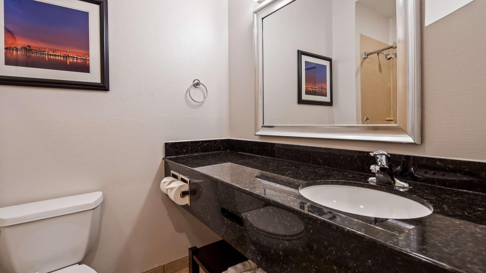 Best Western Plus Hotel at the Convention Center gallery photo in Long Beach, CA — image 9