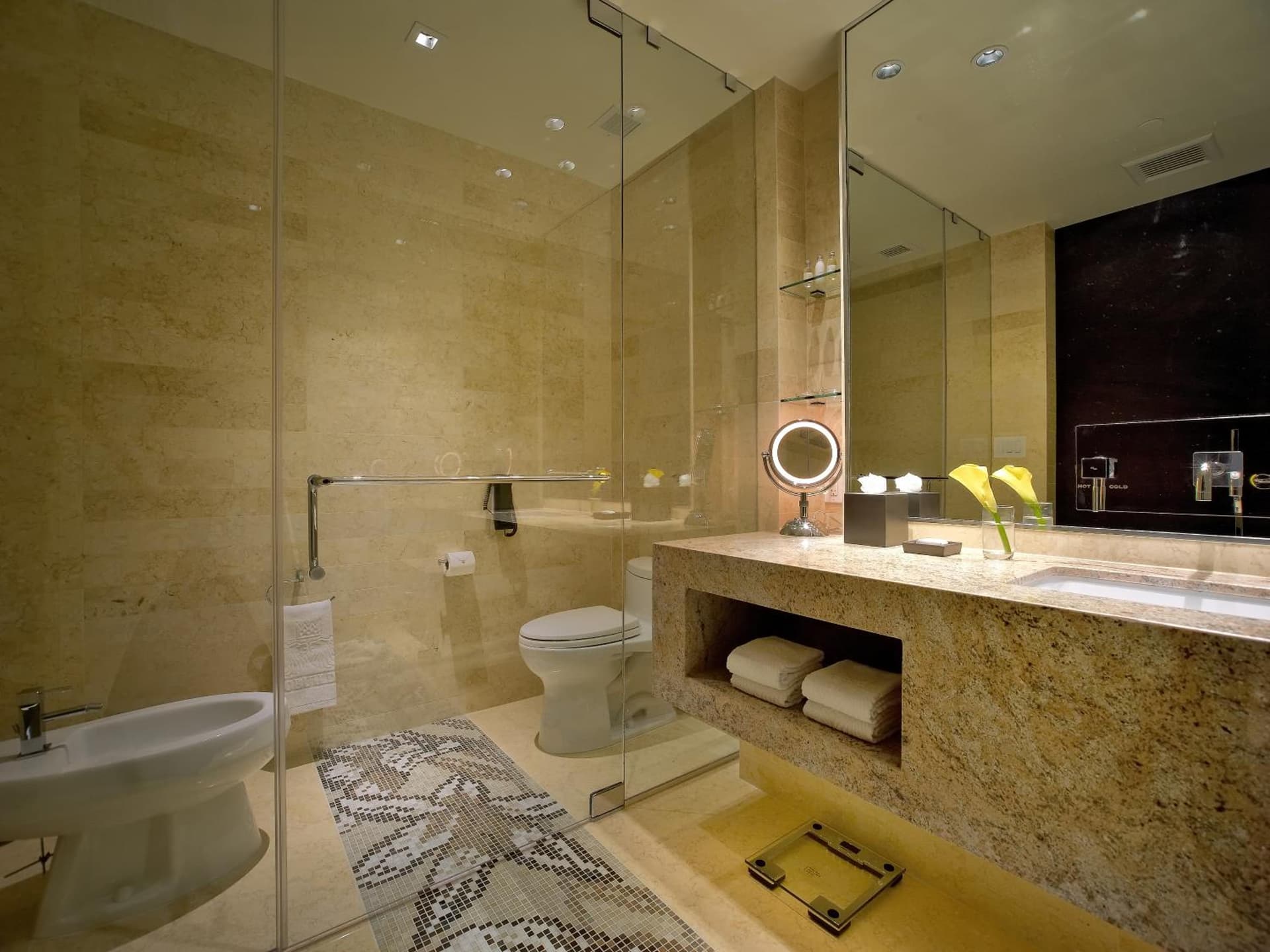 EB Hotel Miami Airport gallery photo in Miami, FL — image 4