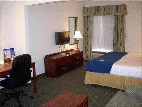 Holiday Inn Express Hotel & Suites Columbus by IHG property views in Columbus, TX — gallery photo 3