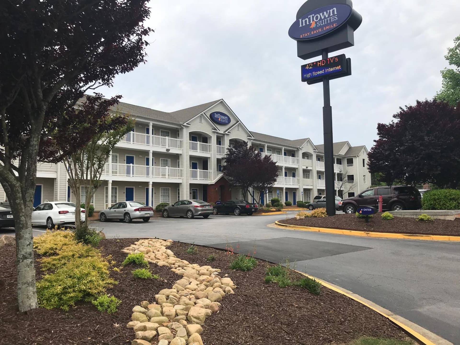 InTown Suites Extended Stay Atlanta GA - Lithia Springs interior in Lithia Springs, GA — gallery photo 2