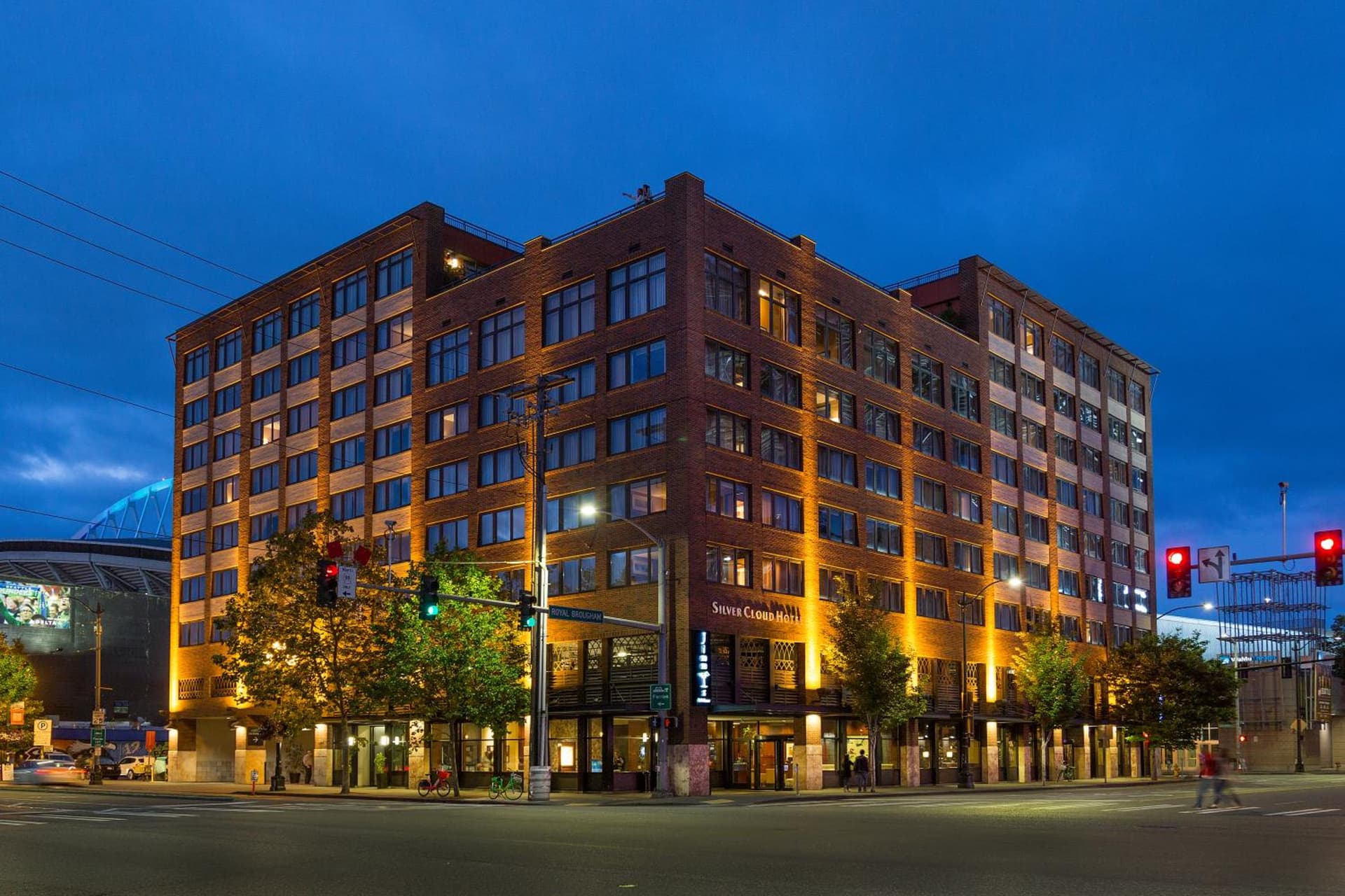 Silver Cloud Hotel - Seattle Stadium featured exterior or lobby in Seattle, WA — similar hotel
