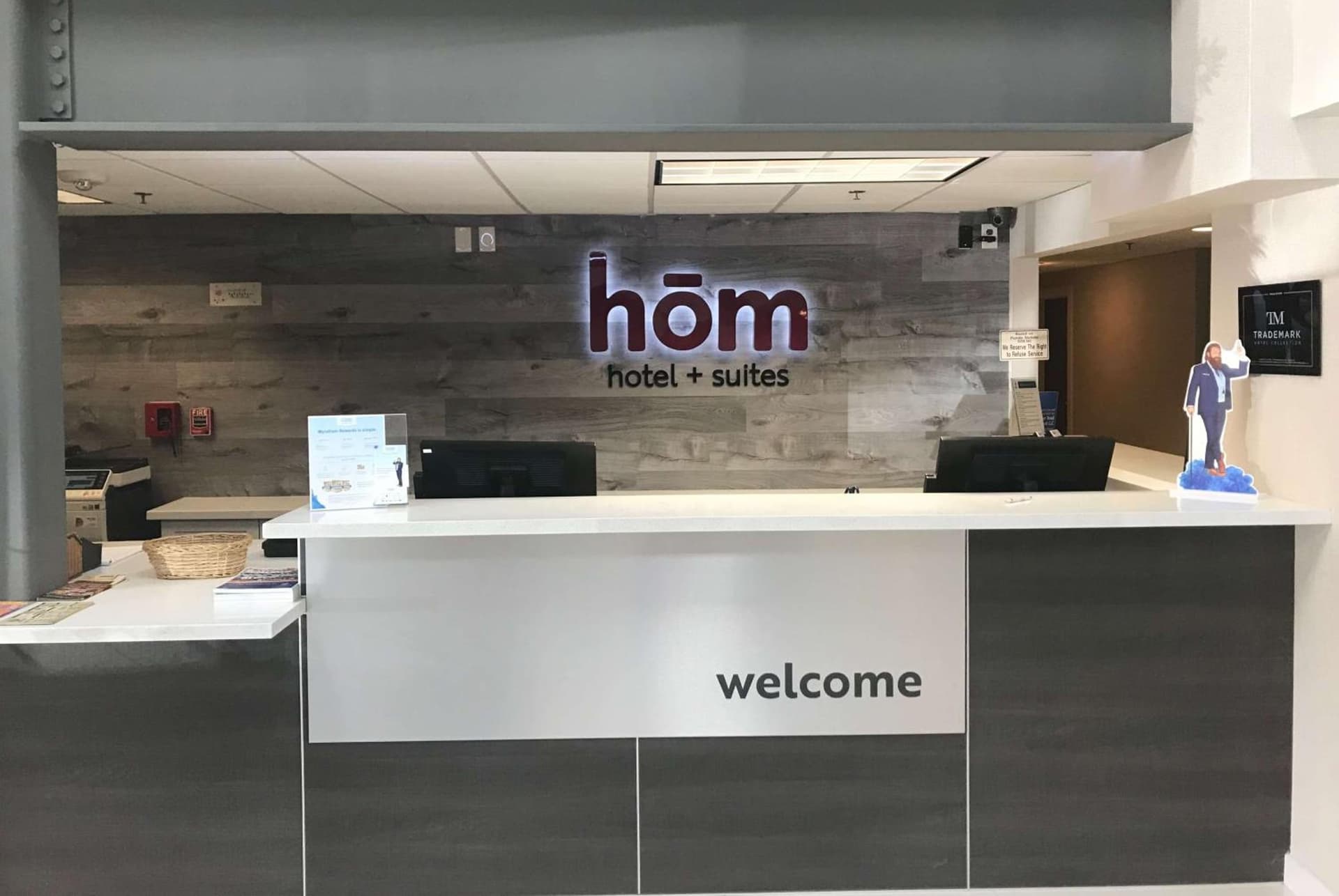 HOM Hotel Gainesville, SureStay Collection by Best Western interior in Gainesville, FL — gallery photo 2