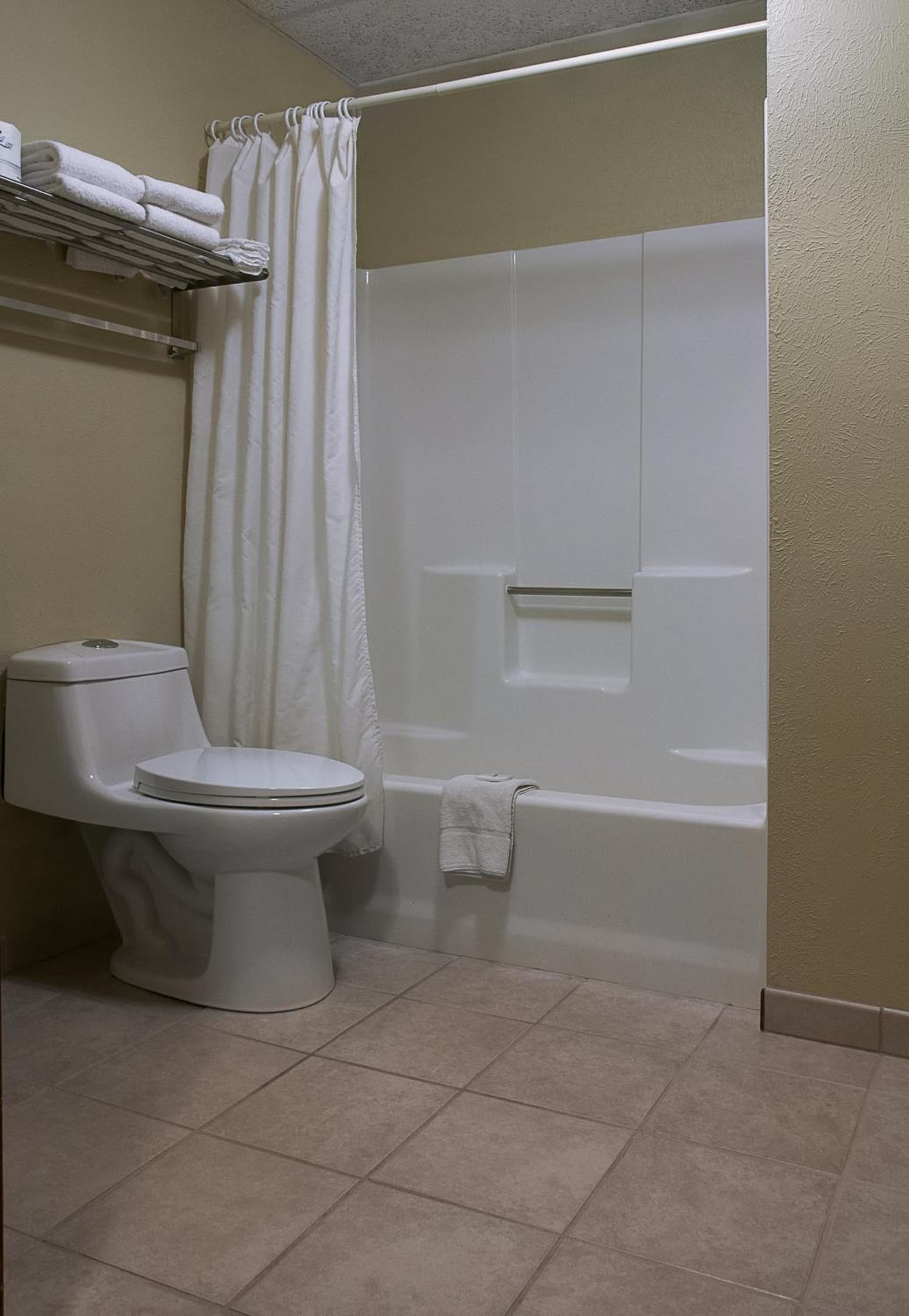 Boulder Twin Lakes Inn property views in Boulder, CO — gallery photo 3