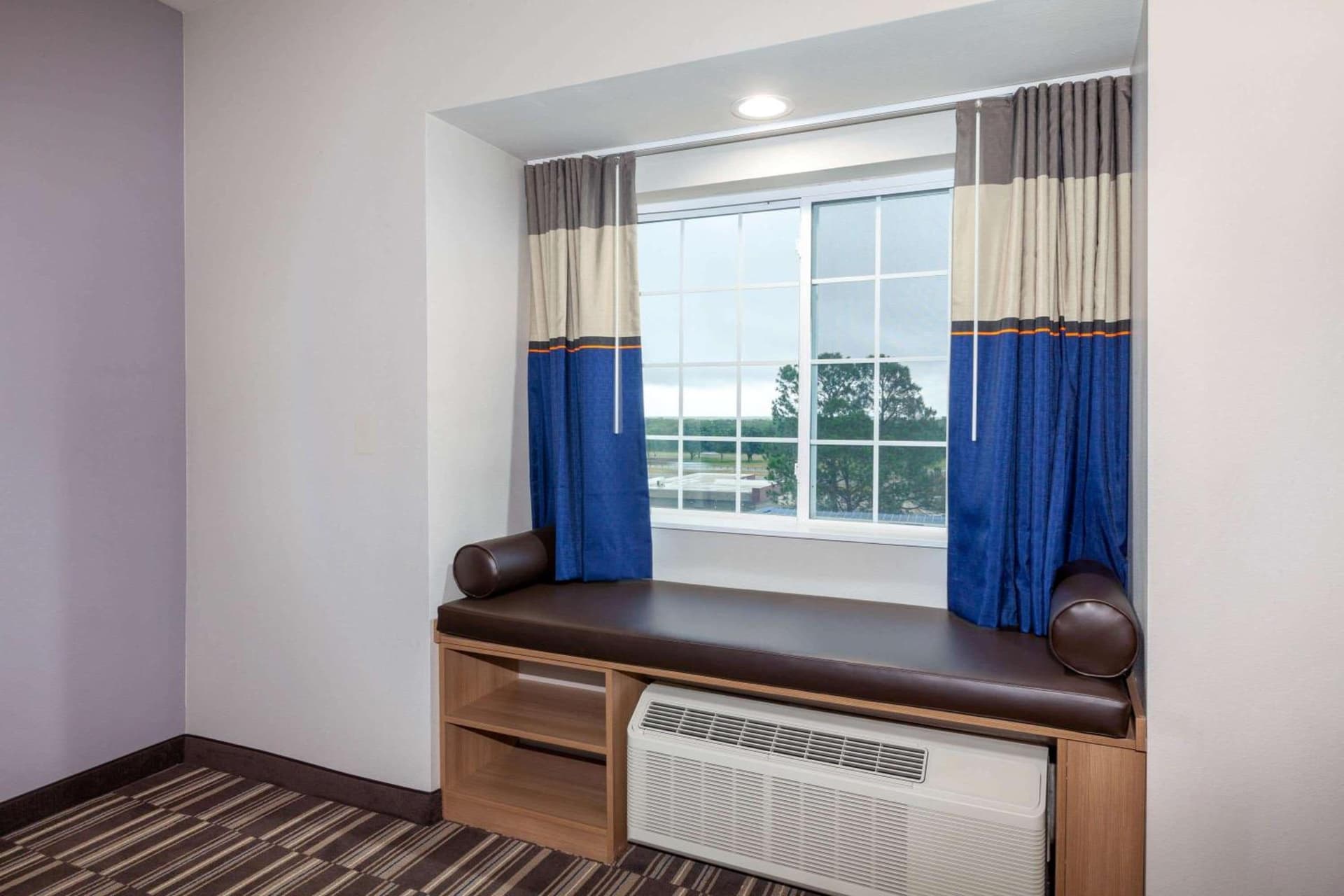 Microtel Inn & Suites by Wyndham College Station gallery photo in College Station, TX — image 21