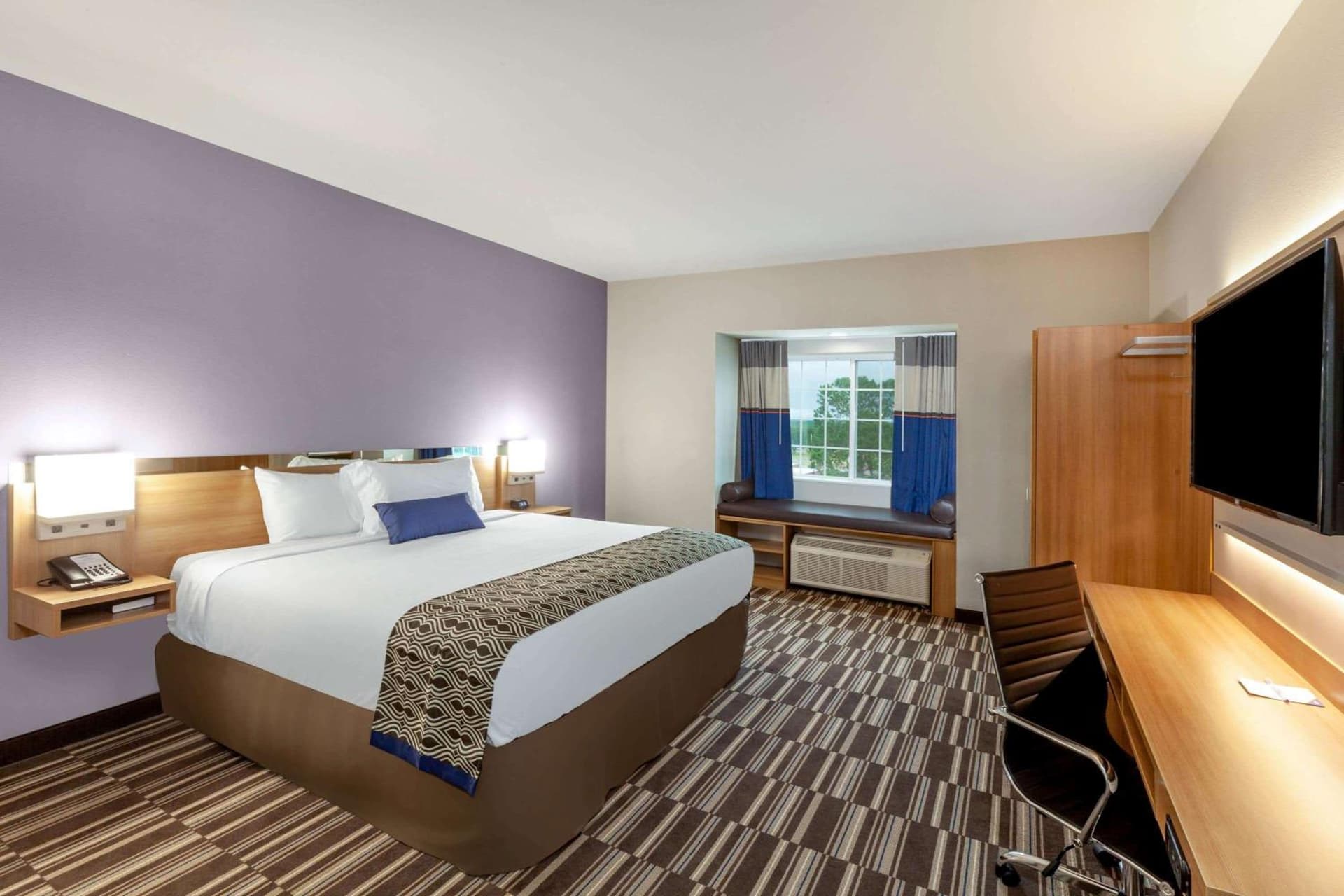 Microtel Inn & Suites by Wyndham College Station gallery photo in College Station, TX — image 11