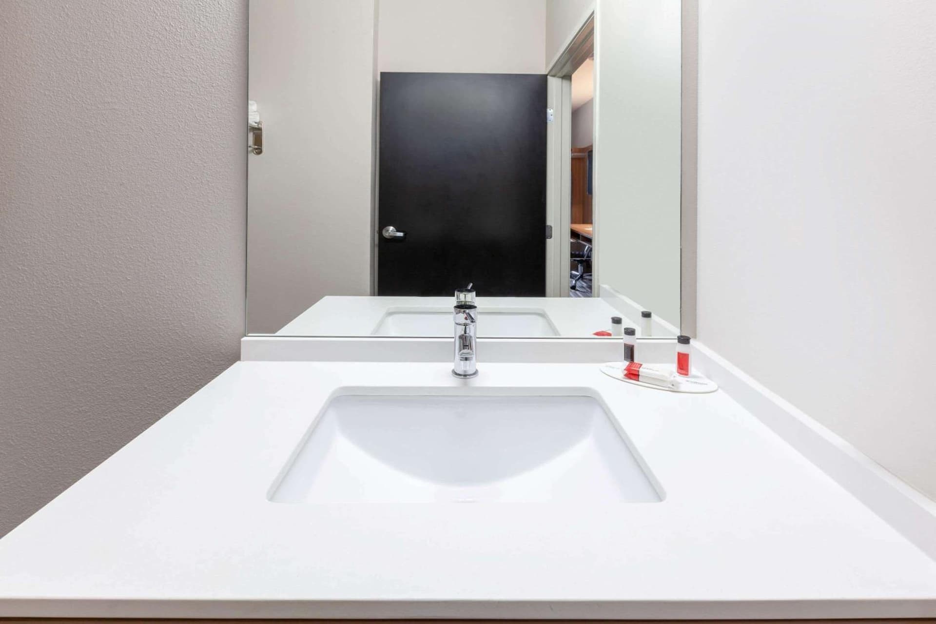 Microtel Inn & Suites by Wyndham College Station gallery photo in College Station, TX — image 8
