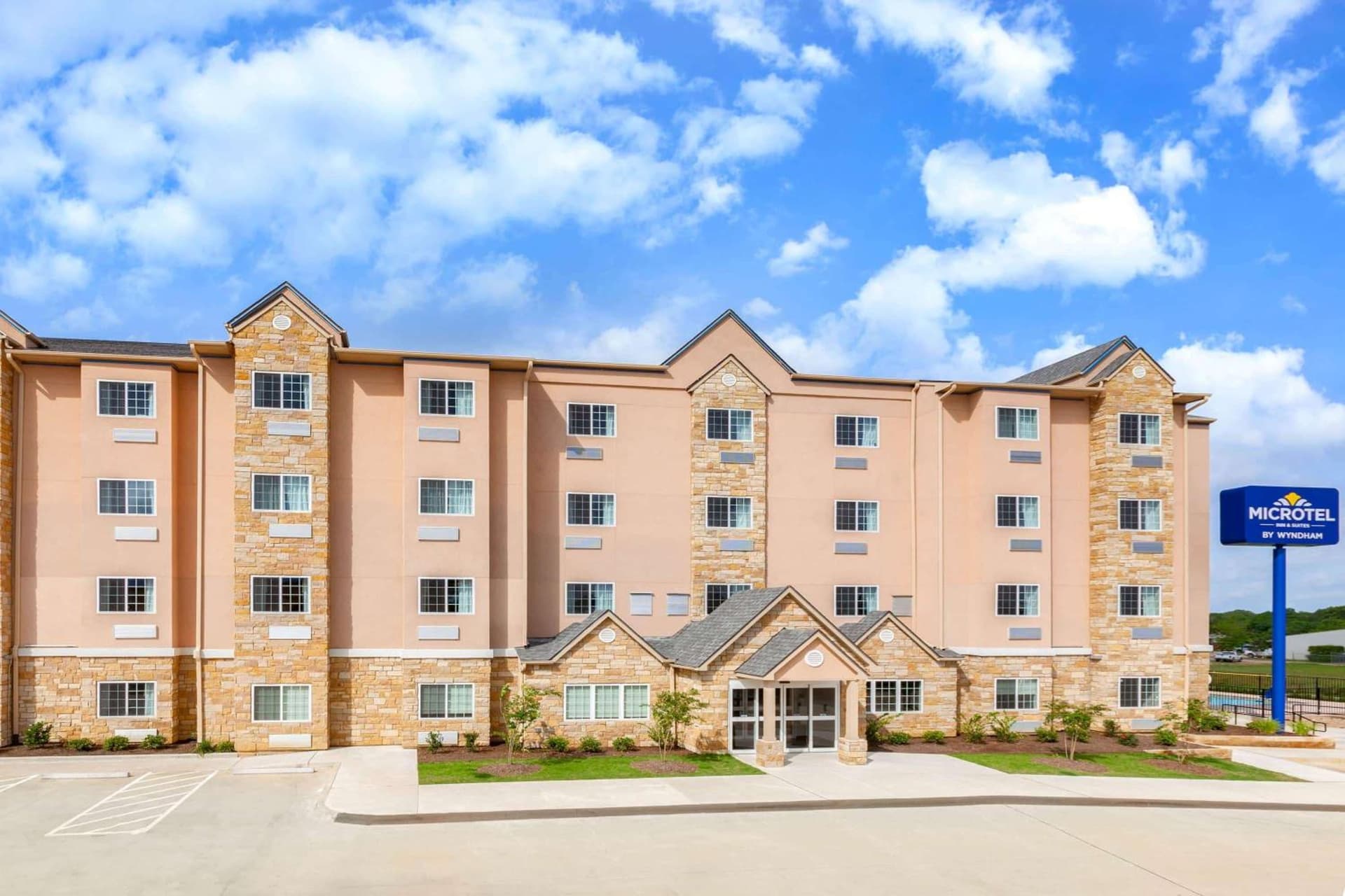 Microtel Inn & Suites by Wyndham College Station gallery photo in College Station, TX — image 24