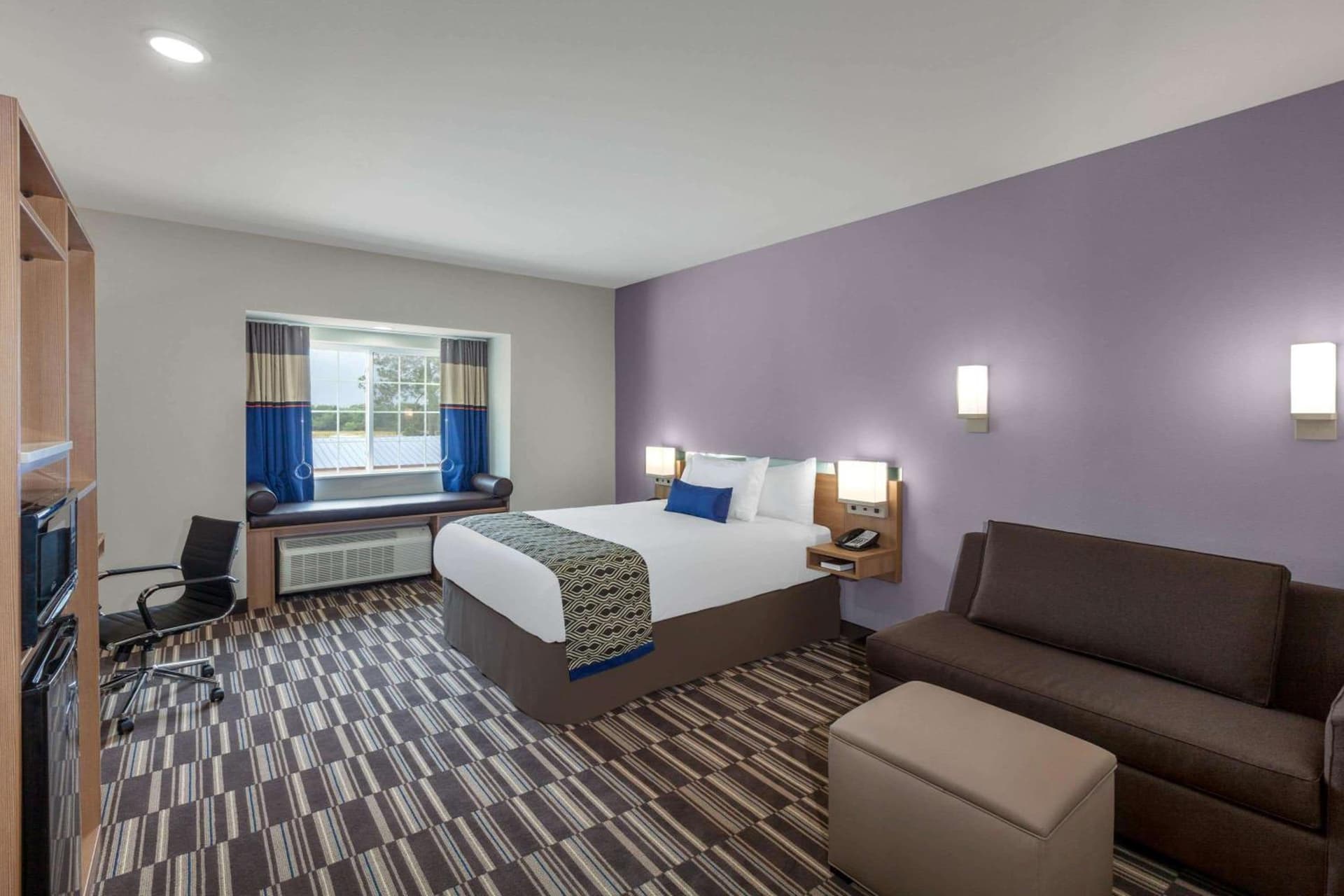 Microtel Inn & Suites by Wyndham College Station gallery photo in College Station, TX — image 17