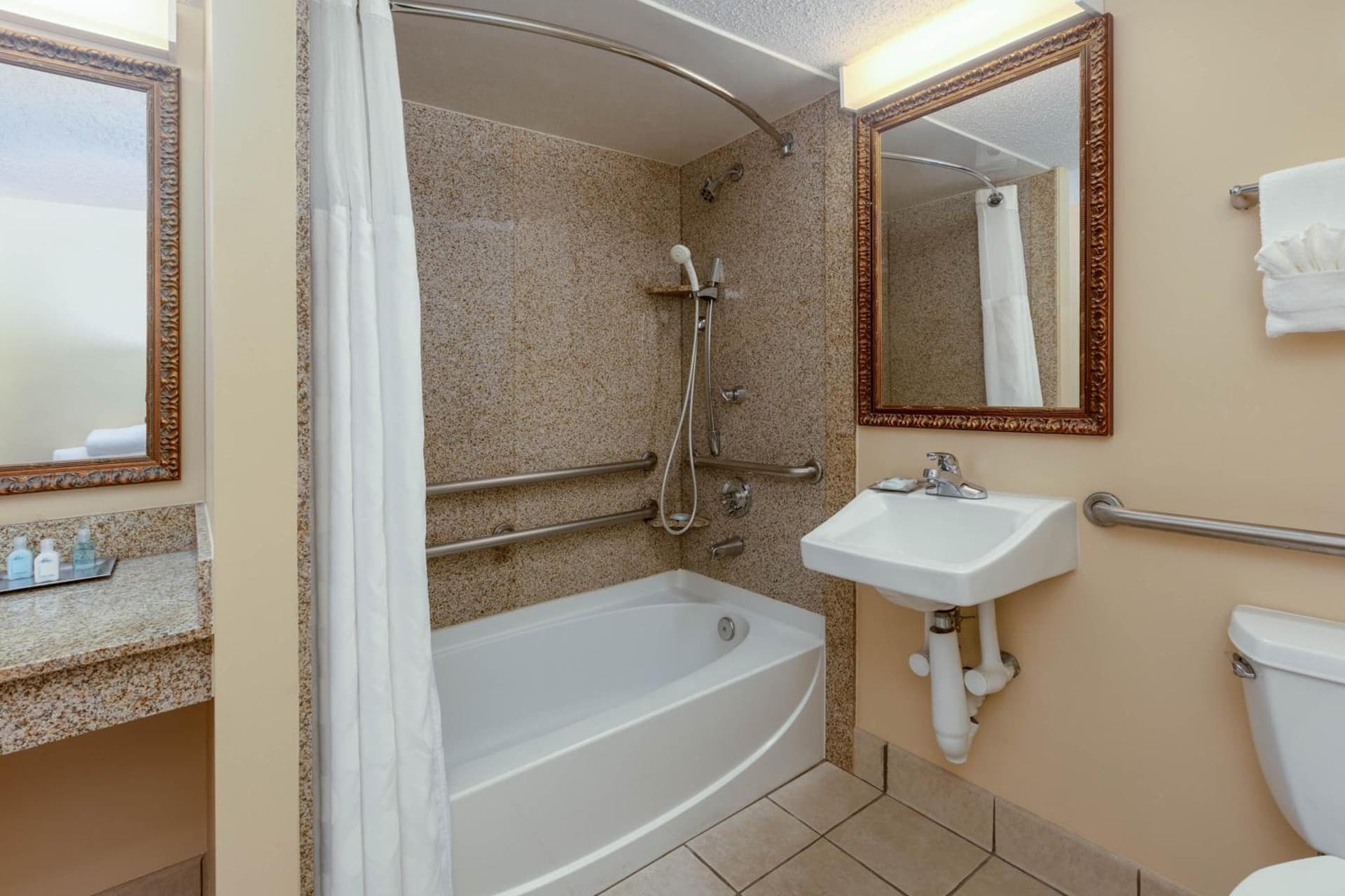 Wyndham Riverfront Hotel gallery photo in Little Rock, AR — image 17