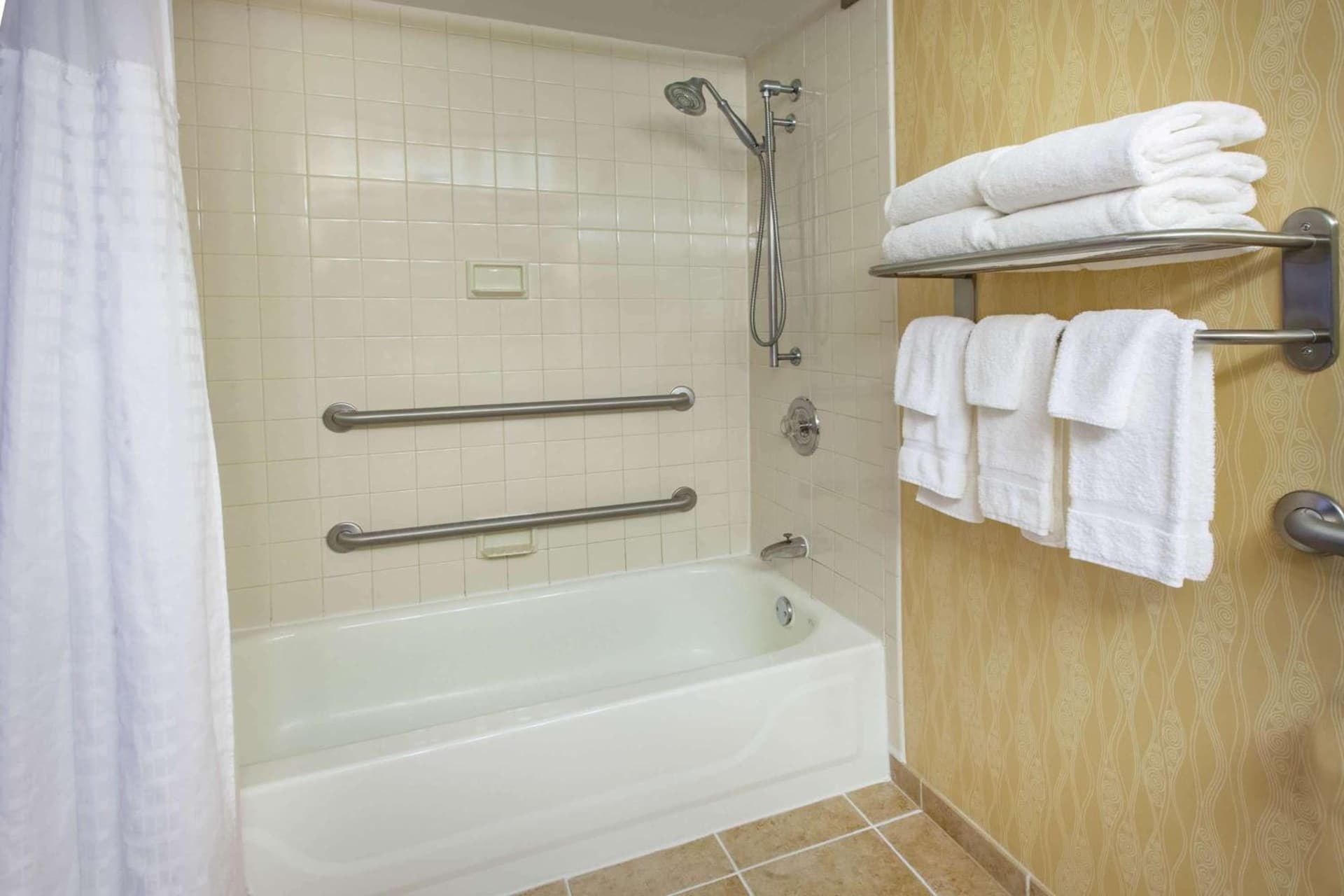 Baymont by Wyndham Harrisburg gallery photo in Harrisburg, PA — image 12