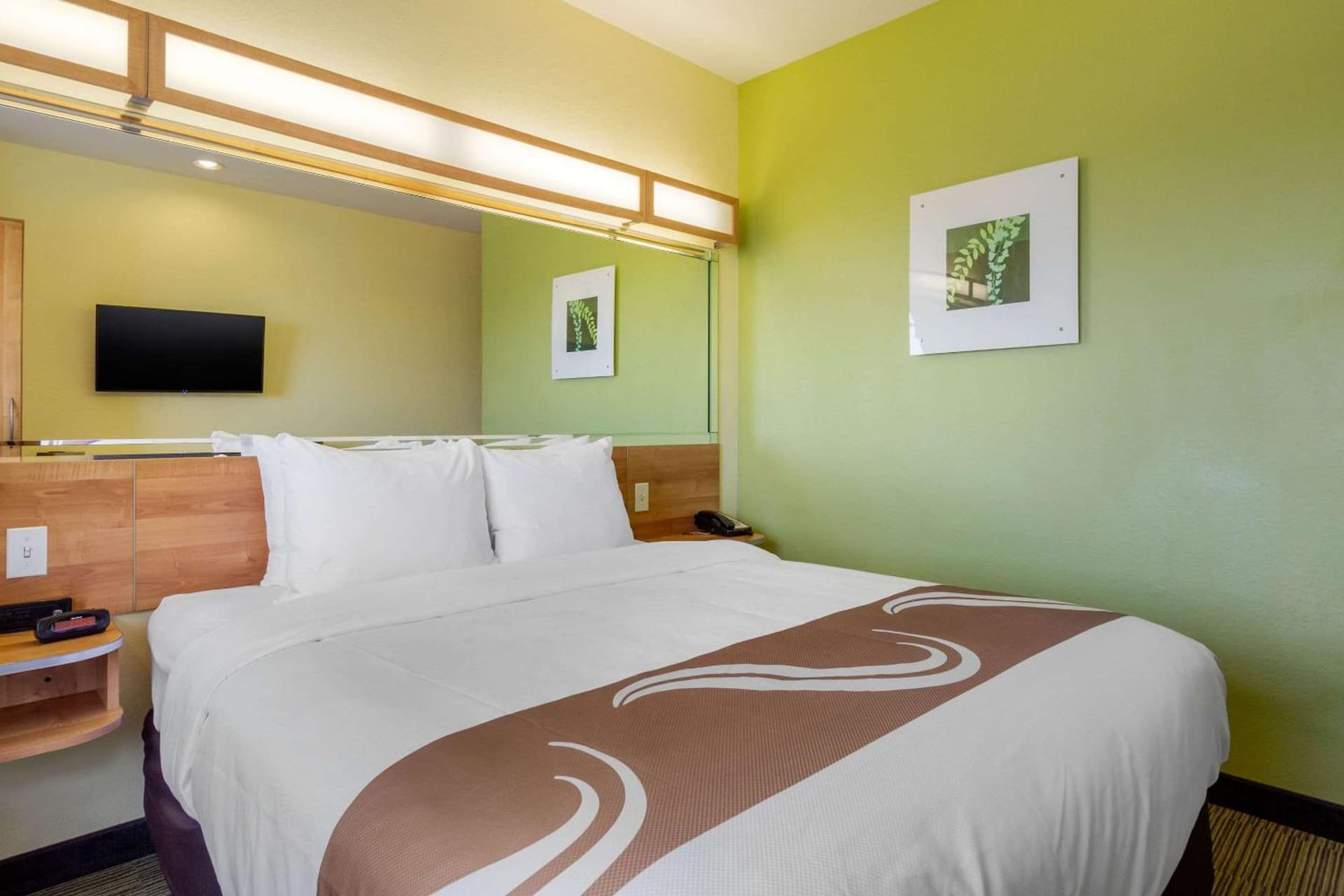 Quality Inn & Suites Lehigh Acres Fort Myers gallery photo in Lehigh Acres, FL — image 24