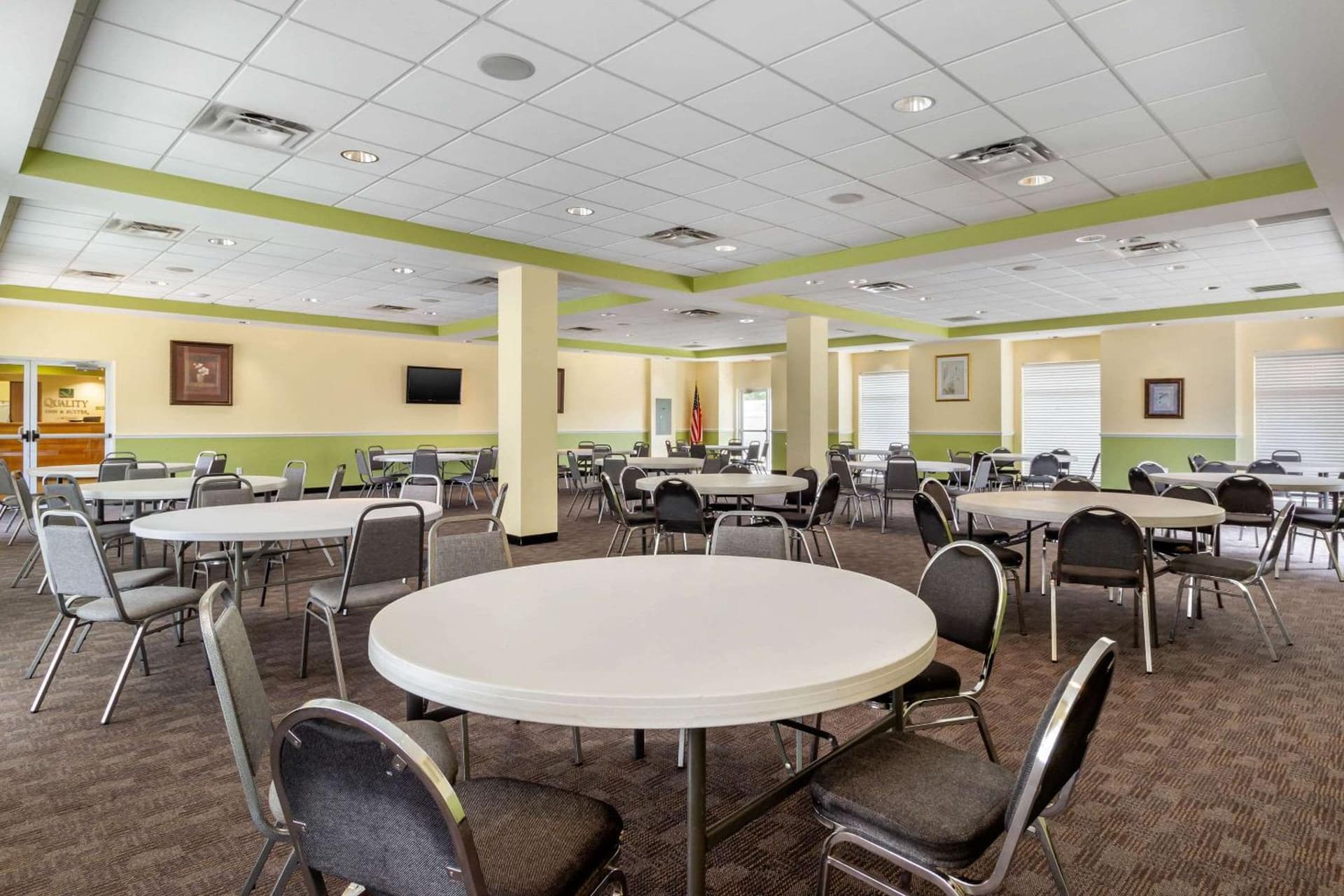 Quality Inn & Suites Lehigh Acres Fort Myers gallery photo in Lehigh Acres, FL — image 4