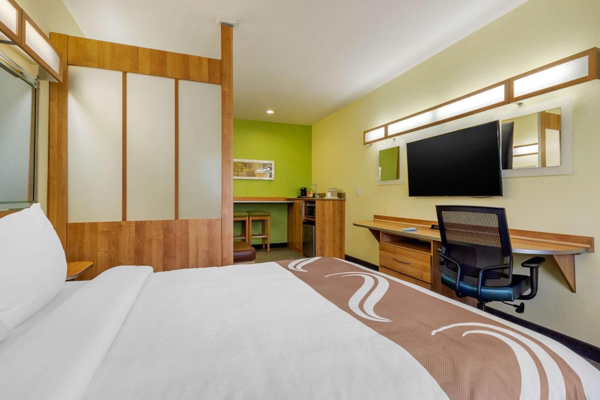Quality Inn & Suites Lehigh Acres Fort Myers gallery photo in Lehigh Acres, FL — image 28