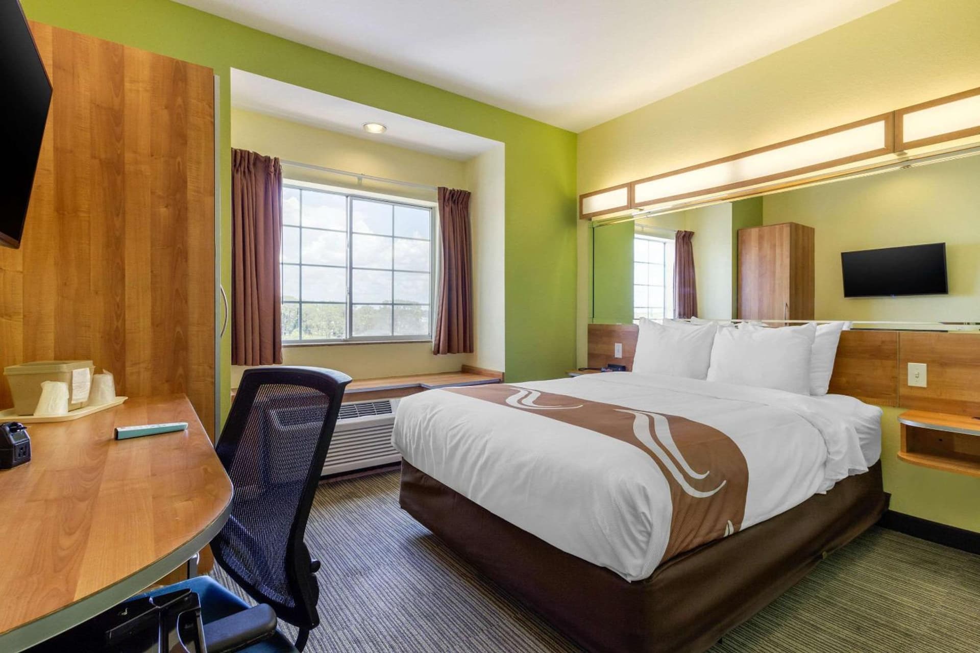 Quality Inn & Suites Lehigh Acres Fort Myers gallery photo in Lehigh Acres, FL — image 43