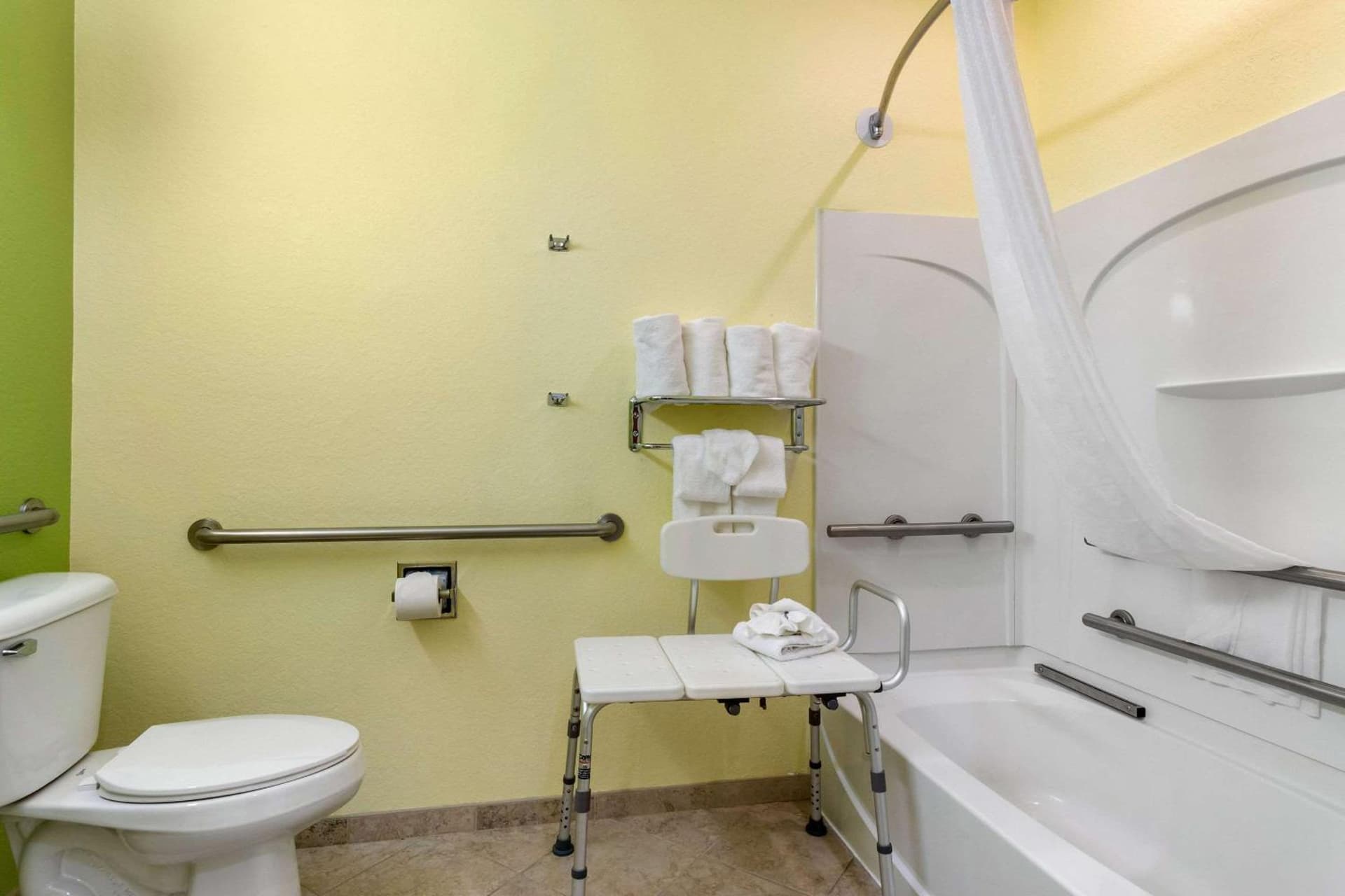 Quality Inn & Suites Lehigh Acres Fort Myers gallery photo in Lehigh Acres, FL — image 21
