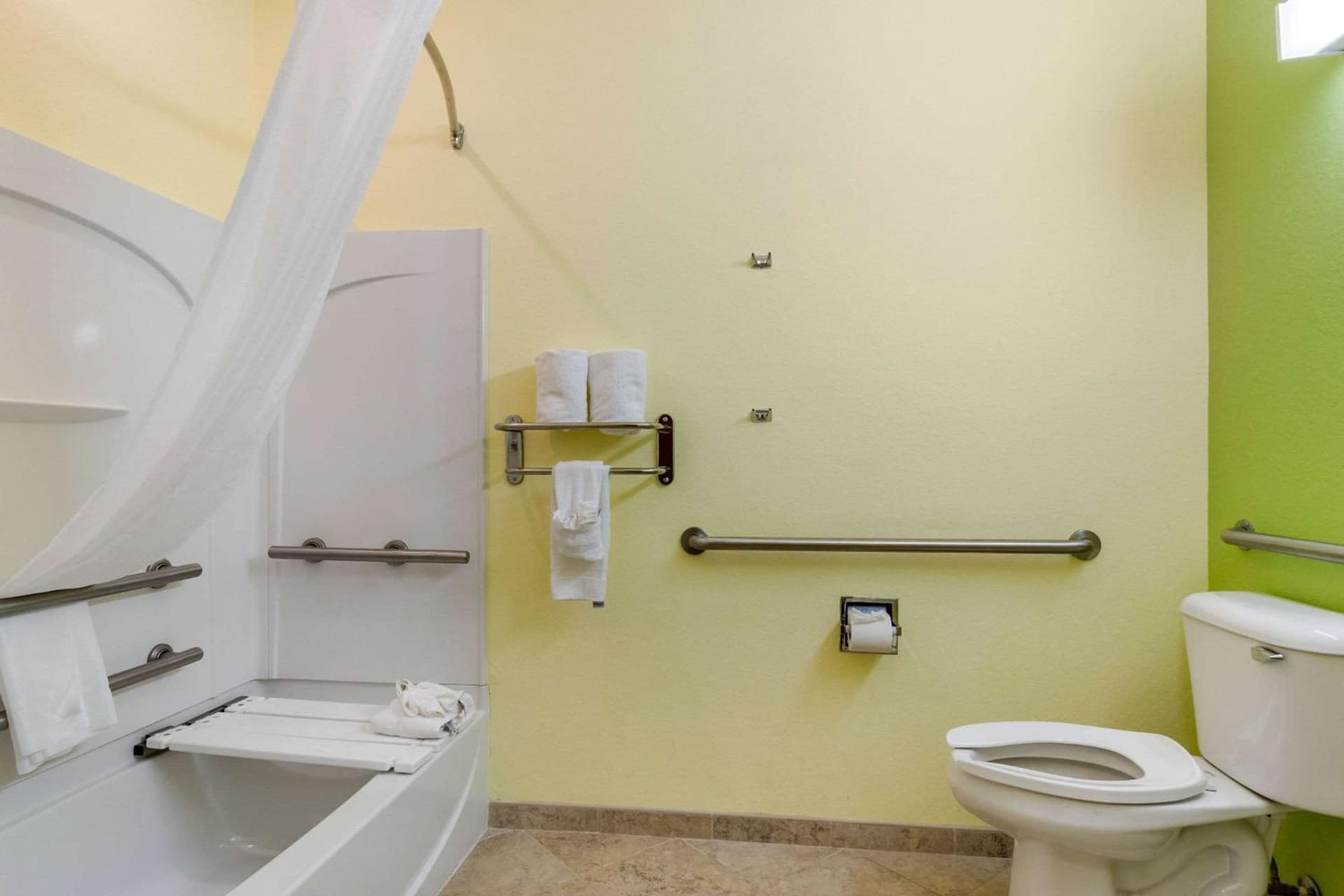 Quality Inn & Suites Lehigh Acres Fort Myers gallery photo in Lehigh Acres, FL — image 41