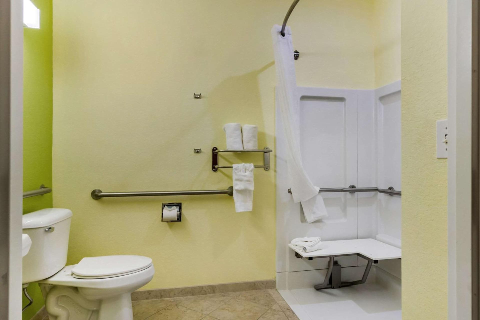 Quality Inn & Suites Lehigh Acres Fort Myers gallery photo in Lehigh Acres, FL — image 14