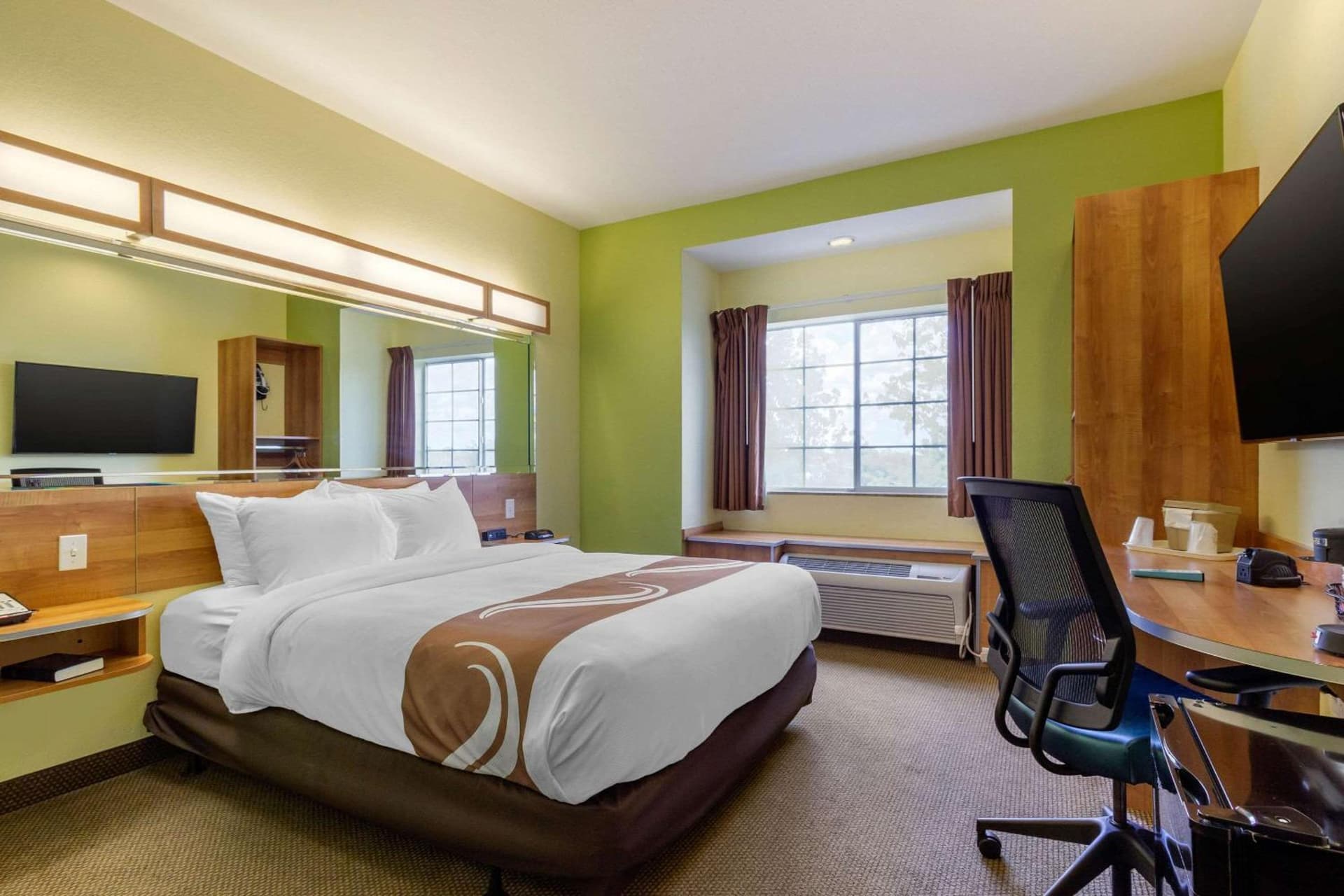 Quality Inn & Suites Lehigh Acres Fort Myers gallery photo in Lehigh Acres, FL — image 12