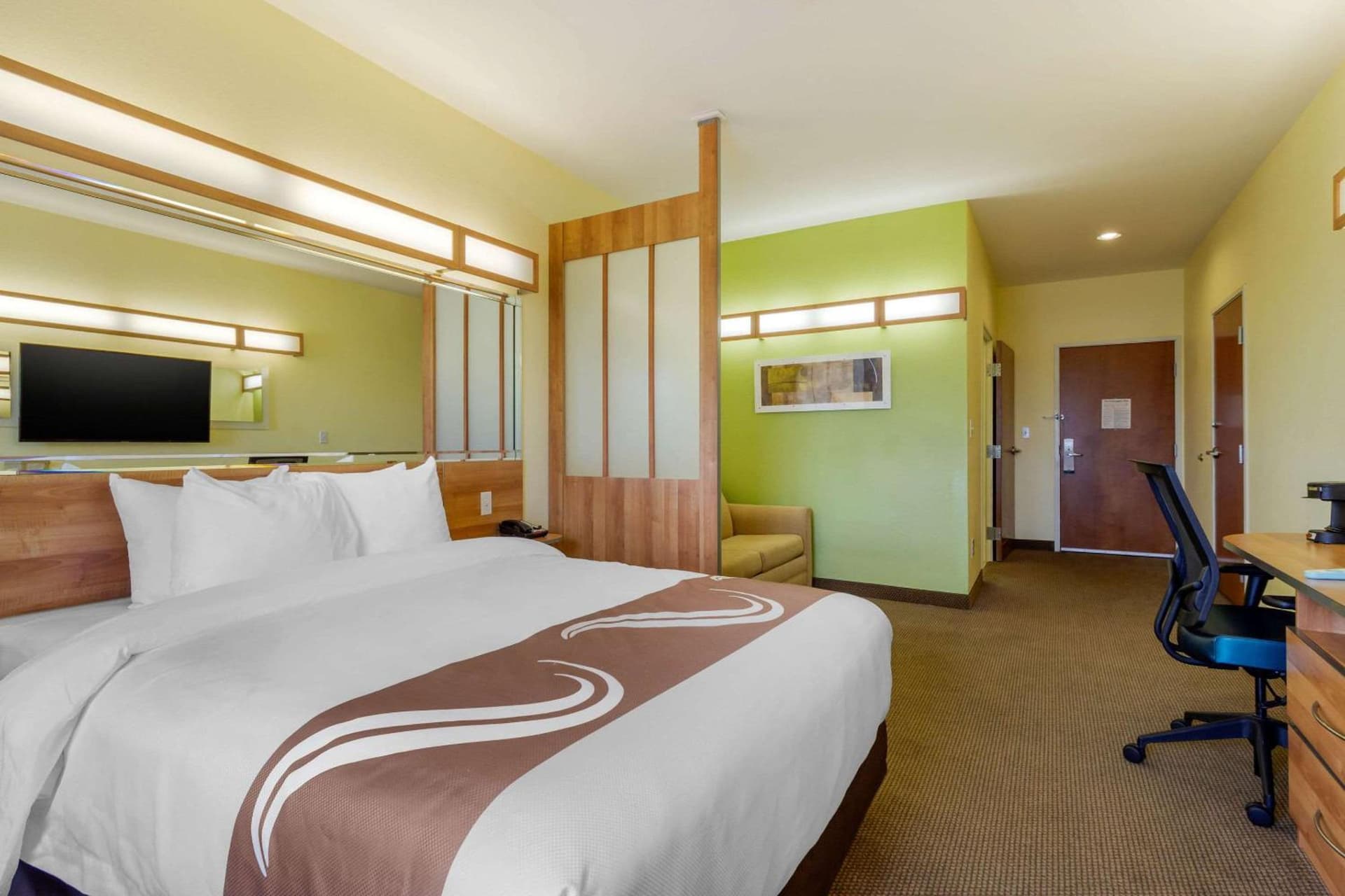 Quality Inn & Suites Lehigh Acres Fort Myers gallery photo in Lehigh Acres, FL — image 9