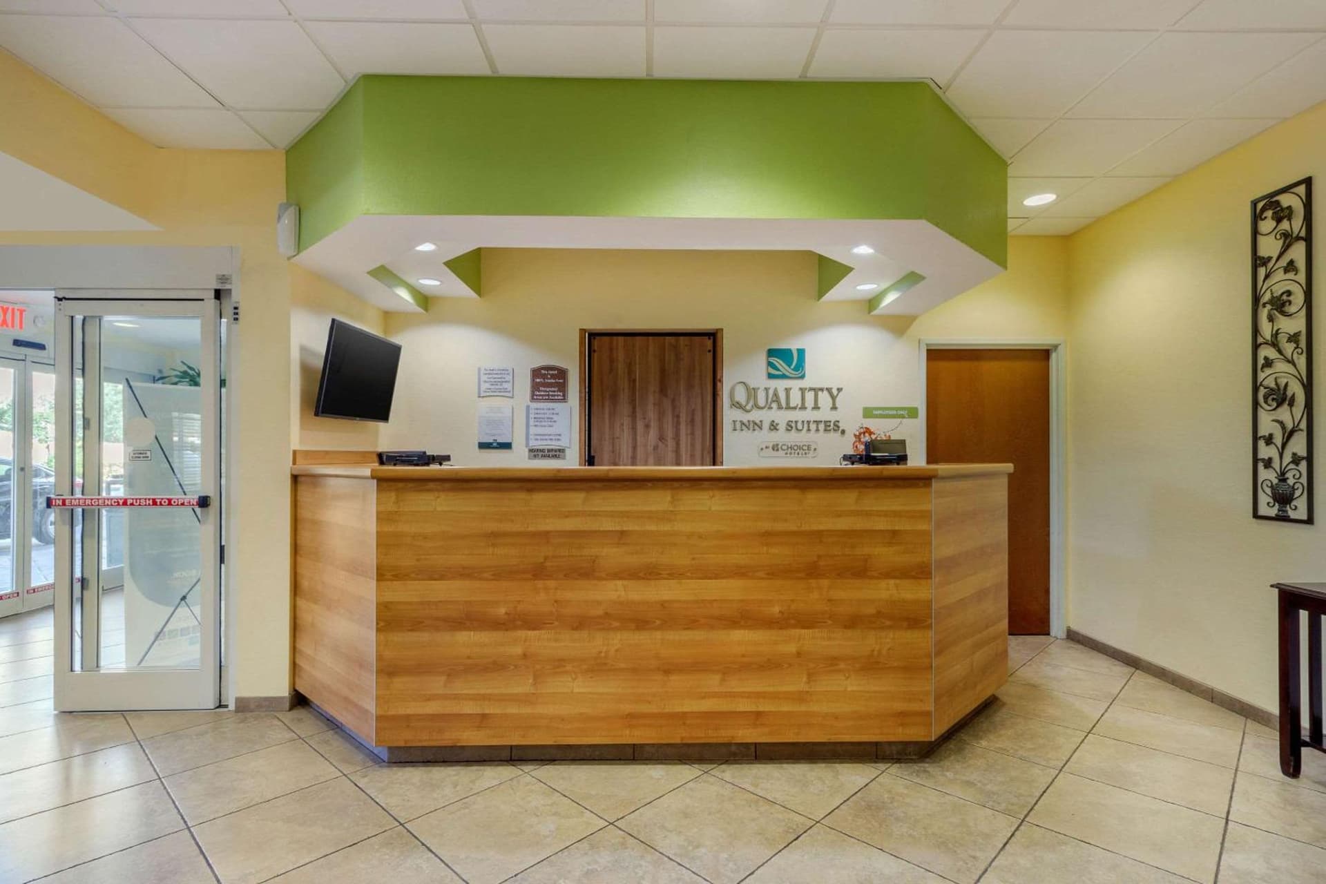 Quality Inn & Suites Lehigh Acres Fort Myers gallery photo in Lehigh Acres, FL — image 36