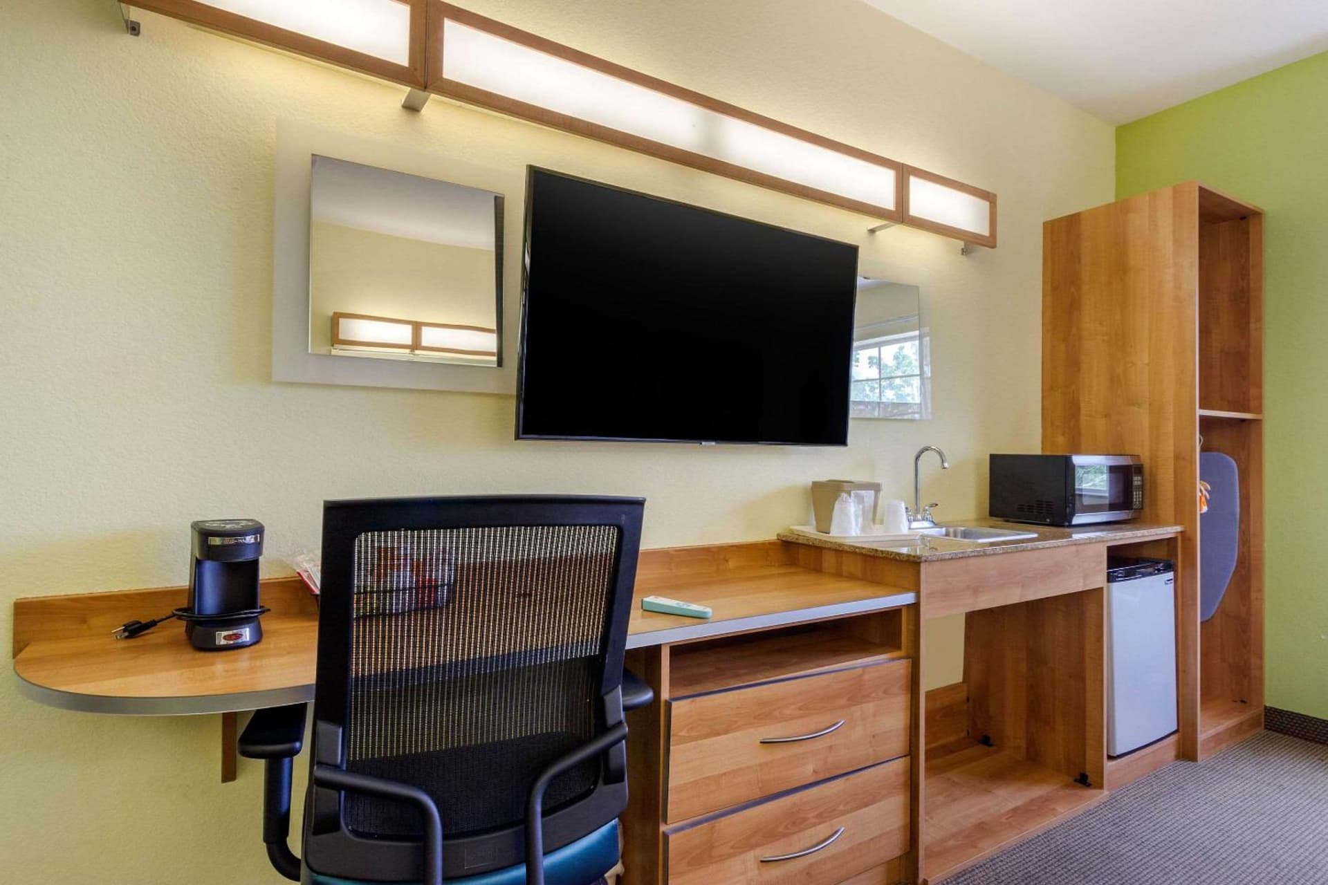 Quality Inn & Suites Lehigh Acres Fort Myers gallery photo in Lehigh Acres, FL — image 6