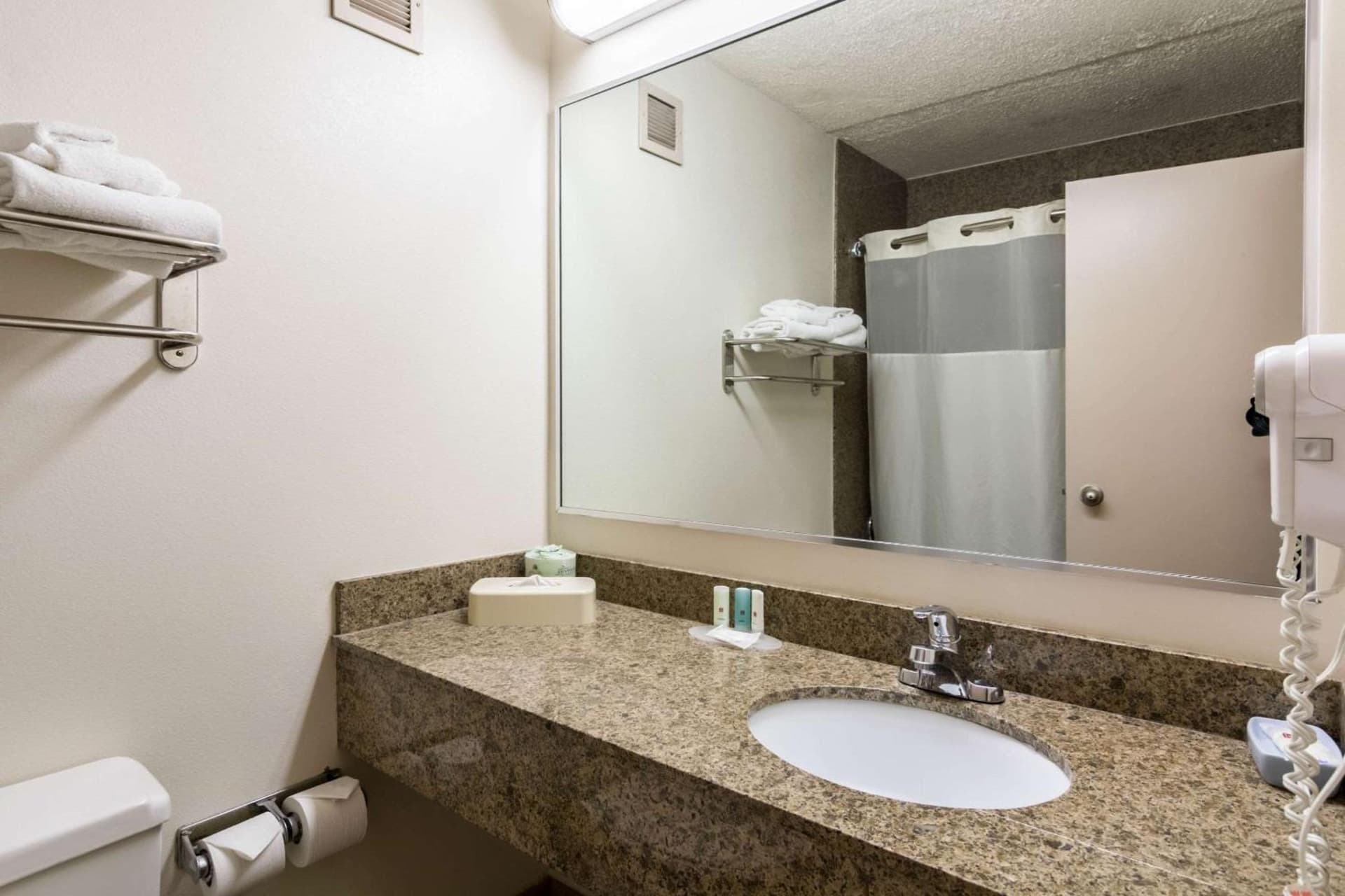 The Plaza Inn & Suites gallery photo in Hagerstown, MD — image 23