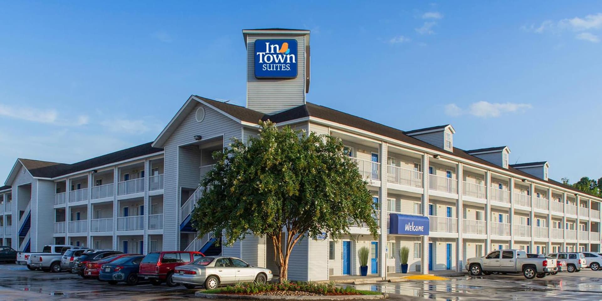 InTown Suites Extended Stay Jacksonville FL - Beach Blvd featured exterior or lobby in Jacksonville, FL — similar hotel