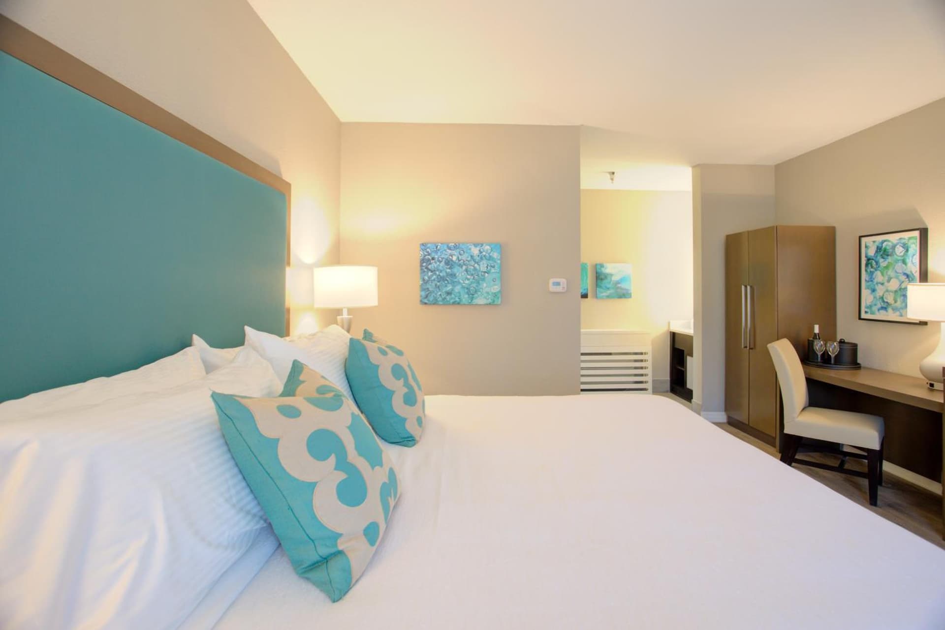 Beachview Club Hotel interior in Jekyll Island, GA — gallery photo 2