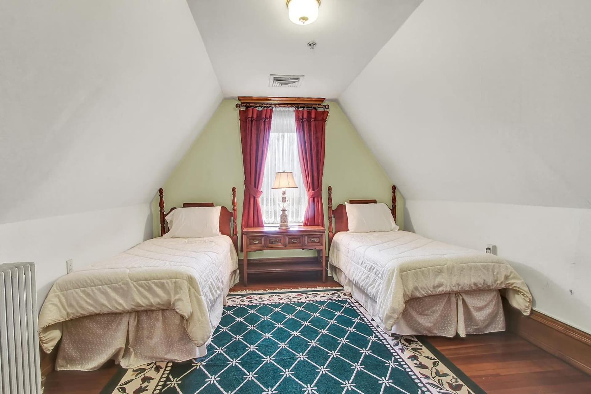 The Gables at Stirling Guest Hotel gallery photo in Reading, PA — image 43