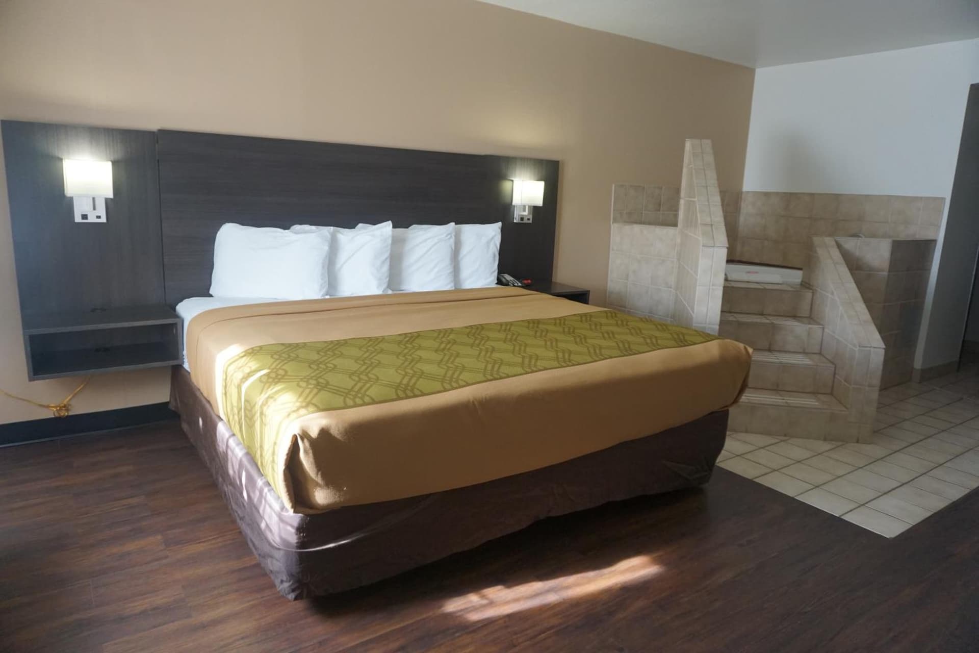 SureStay Hotel by Best Western Phoenix Airport gallery photo in Phoenix, AZ — image 76