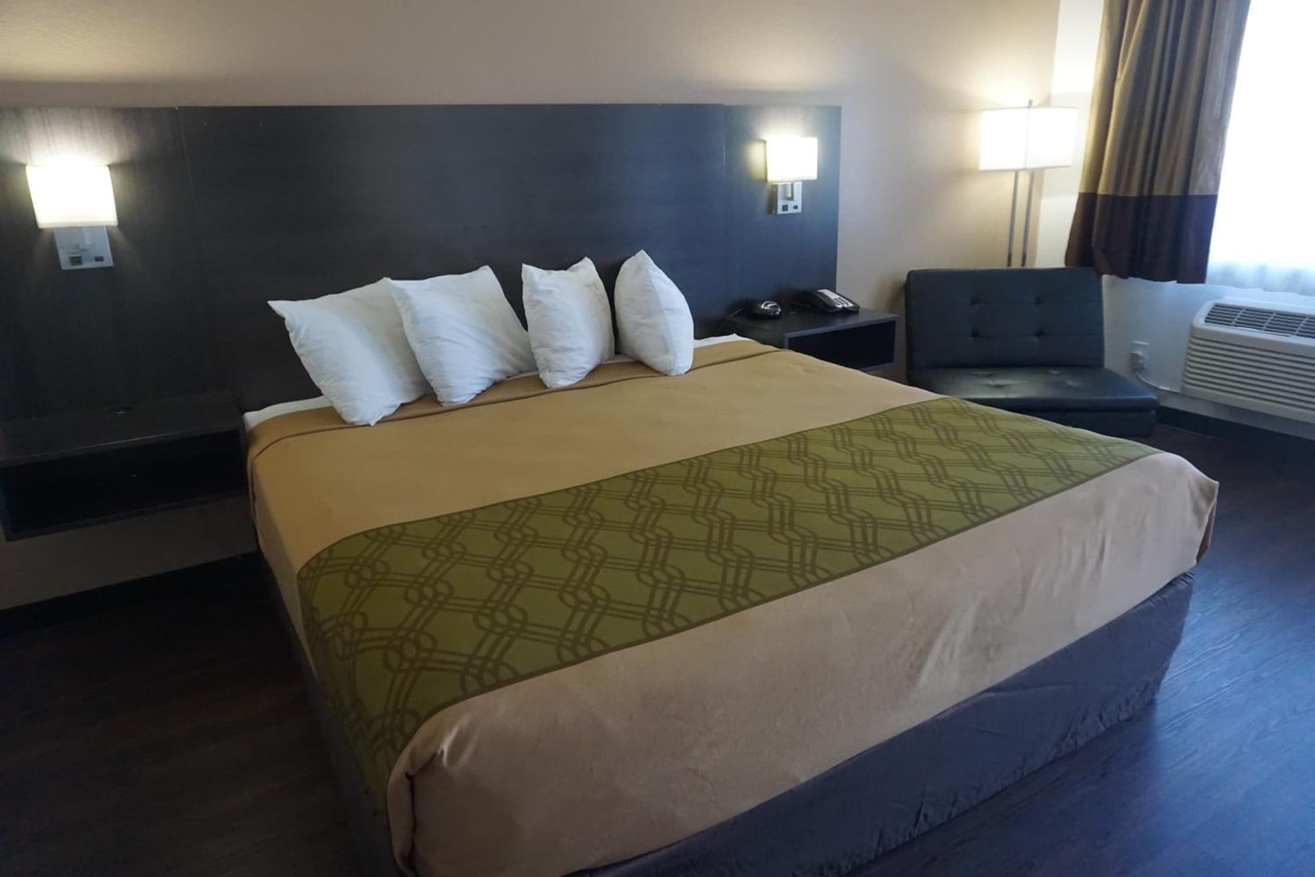 SureStay Hotel by Best Western Phoenix Airport gallery photo in Phoenix, AZ — image 85