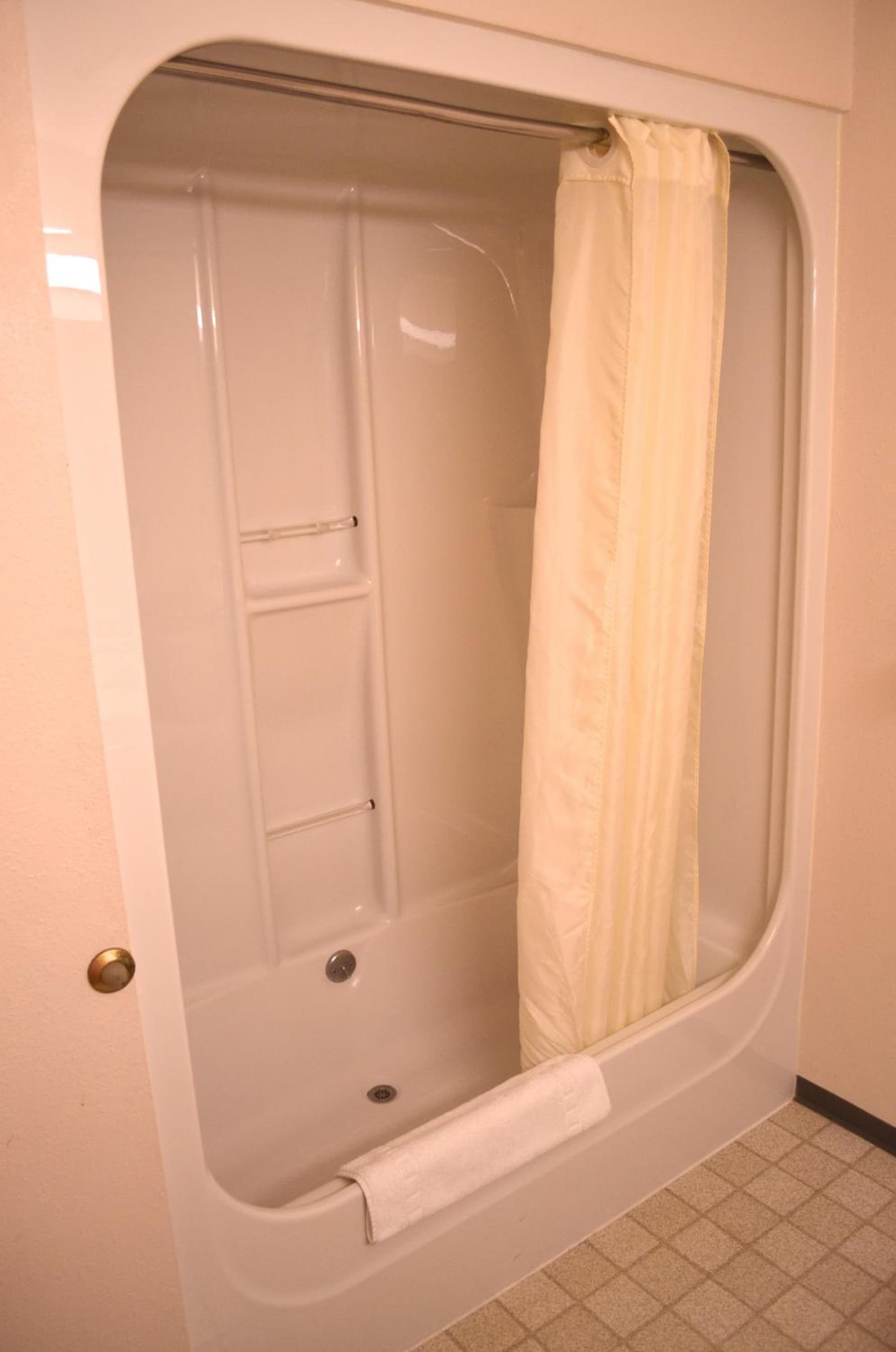 Bellingham Lodge interior in Bellingham, WA — gallery photo 2