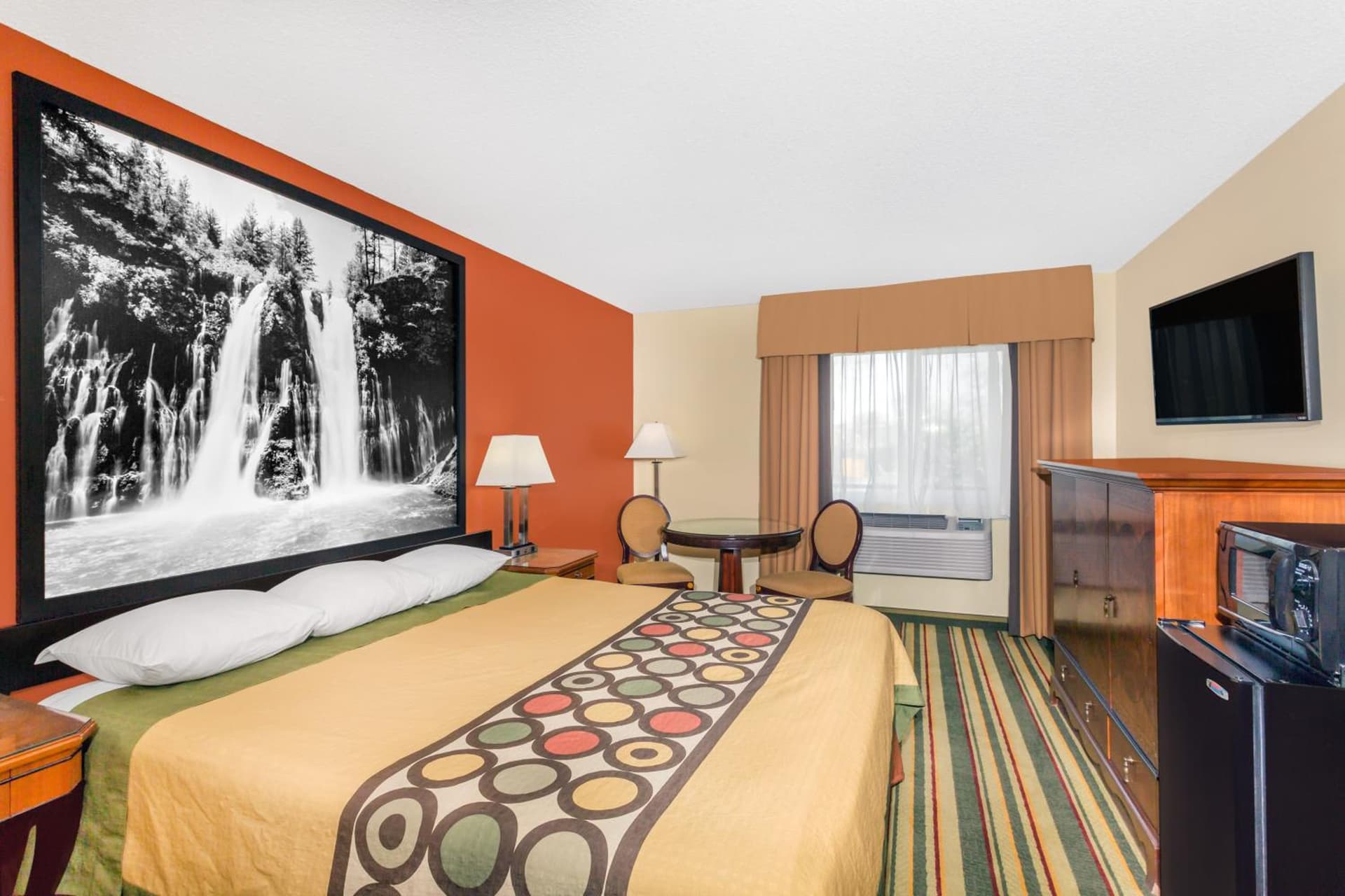 Super 8 by Wyndham Chico gallery photo in Chico, CA — image 6