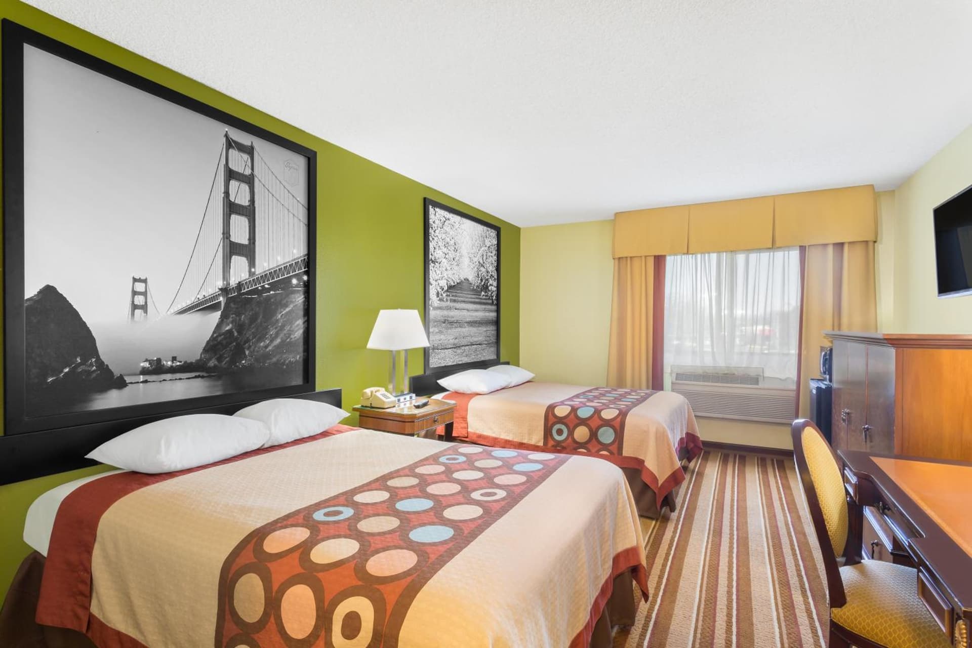 Super 8 by Wyndham Chico gallery photo in Chico, CA — image 12