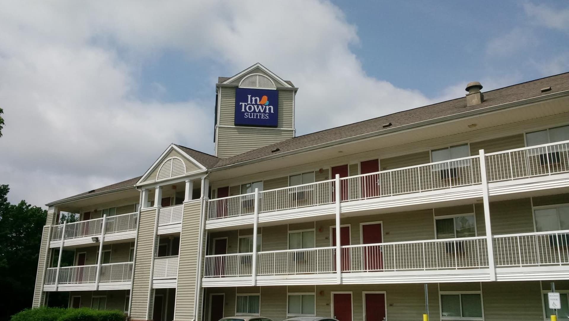 InTown Suites Extended Stay Birmingham AL - Huffman Road featured exterior or lobby in Birmingham, AL — similar hotel