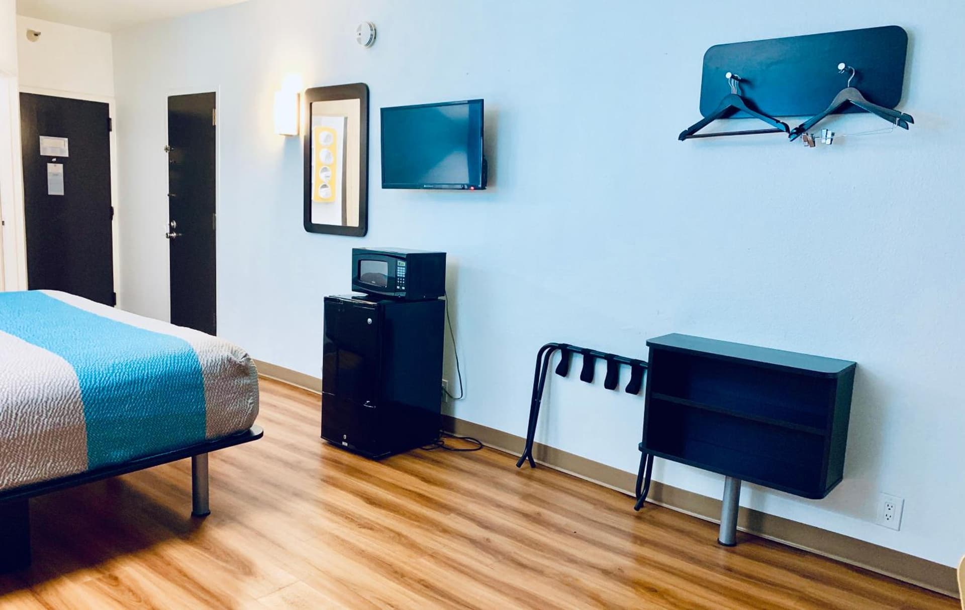 Motel 6-Lewisville, TX - Medical City interior in Lewisville, TX — gallery photo 2