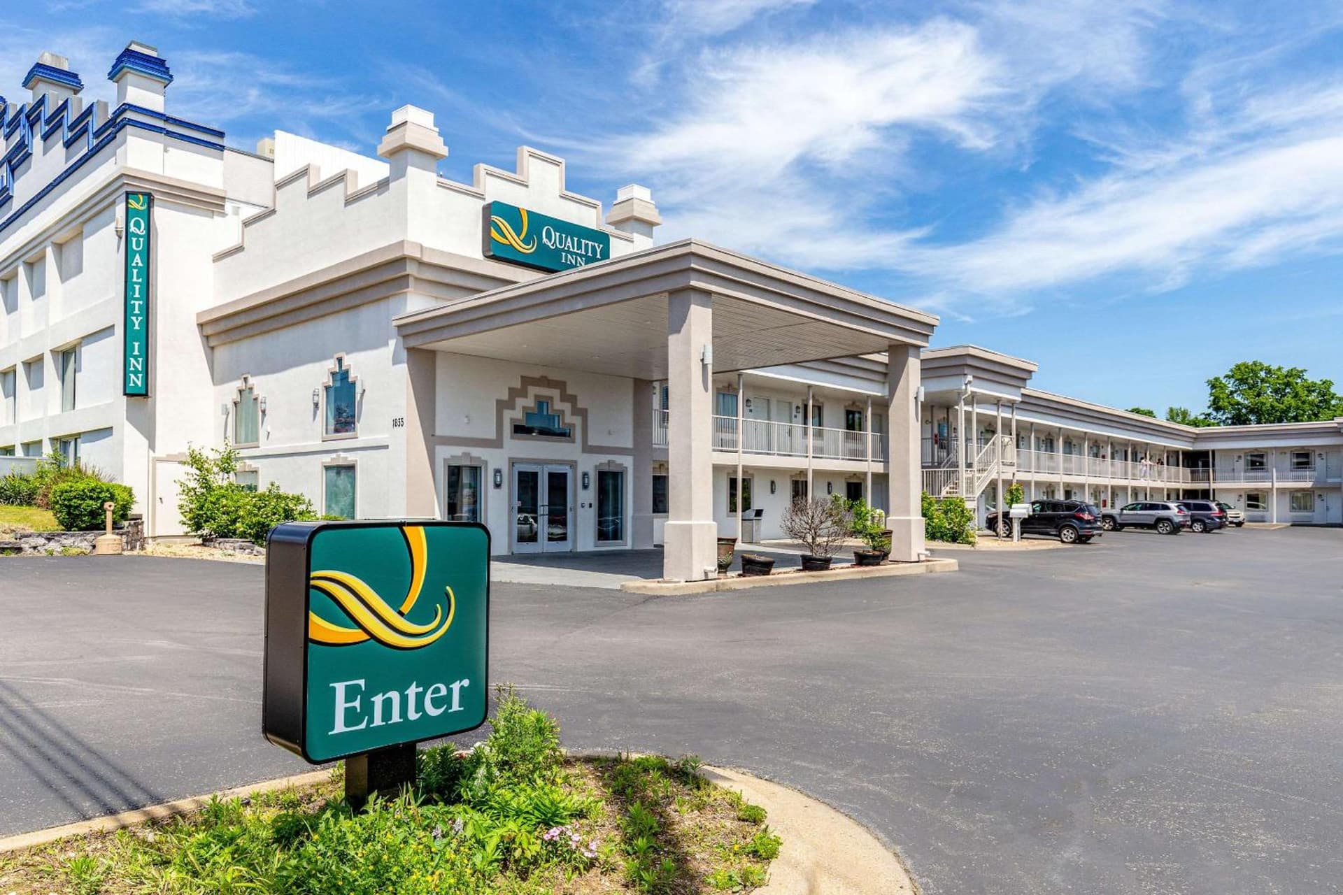 Quality Inn Branson - Hwy 76 Central featured exterior or lobby in Branson, MO — similar hotel