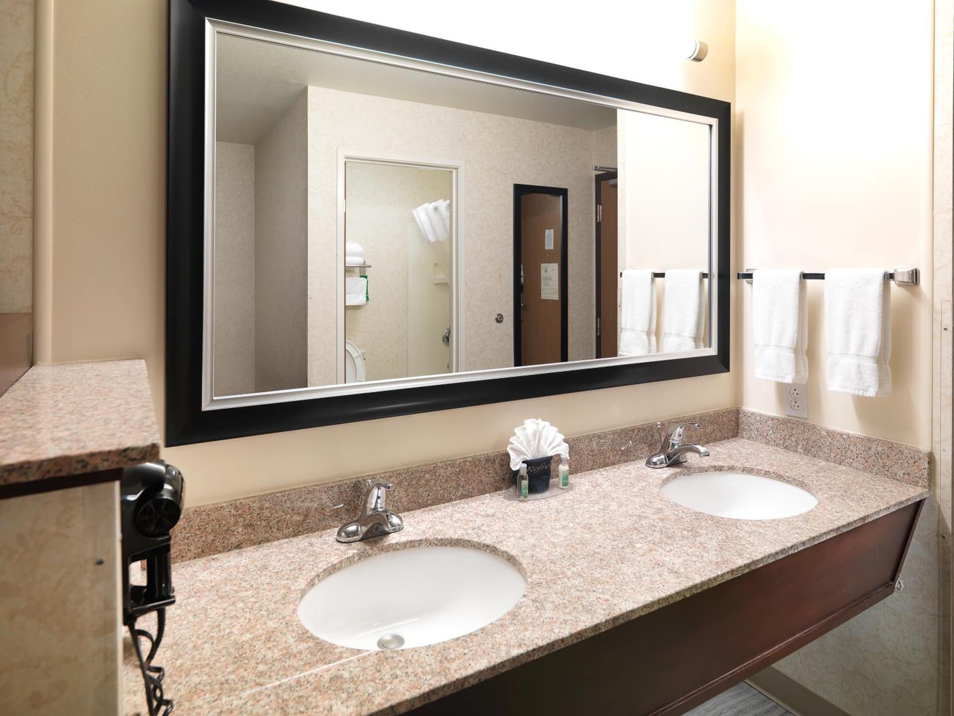 Crystal Inn Hotel & Suites - Salt Lake City gallery photo in Salt Lake City, UT — image 28