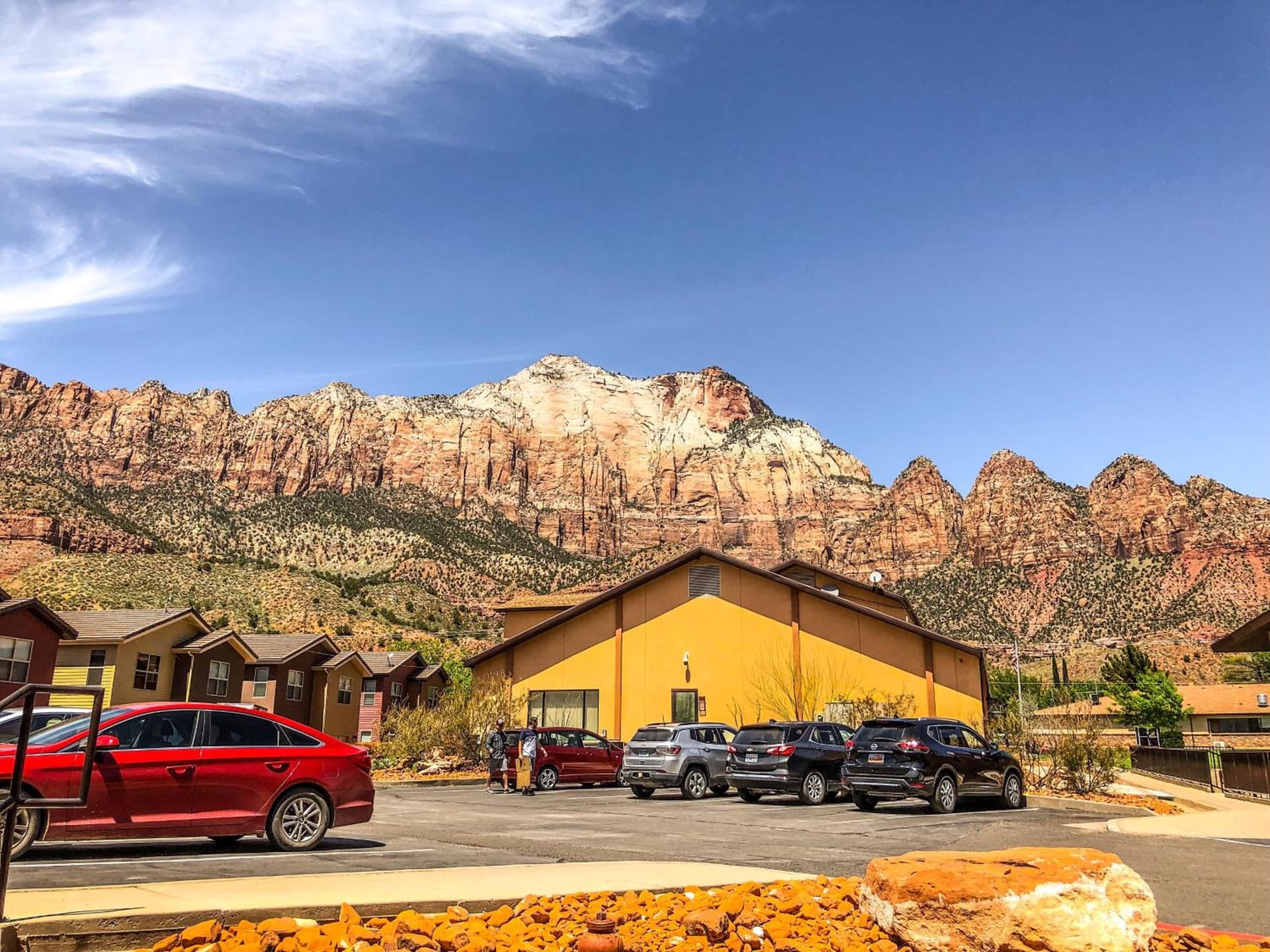 Bumbleberry Inn interior in Springdale, UT — gallery photo 2