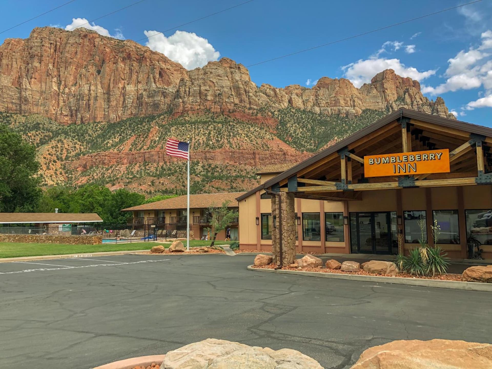 Bumbleberry Inn gallery photo in Springdale, UT — image 42
