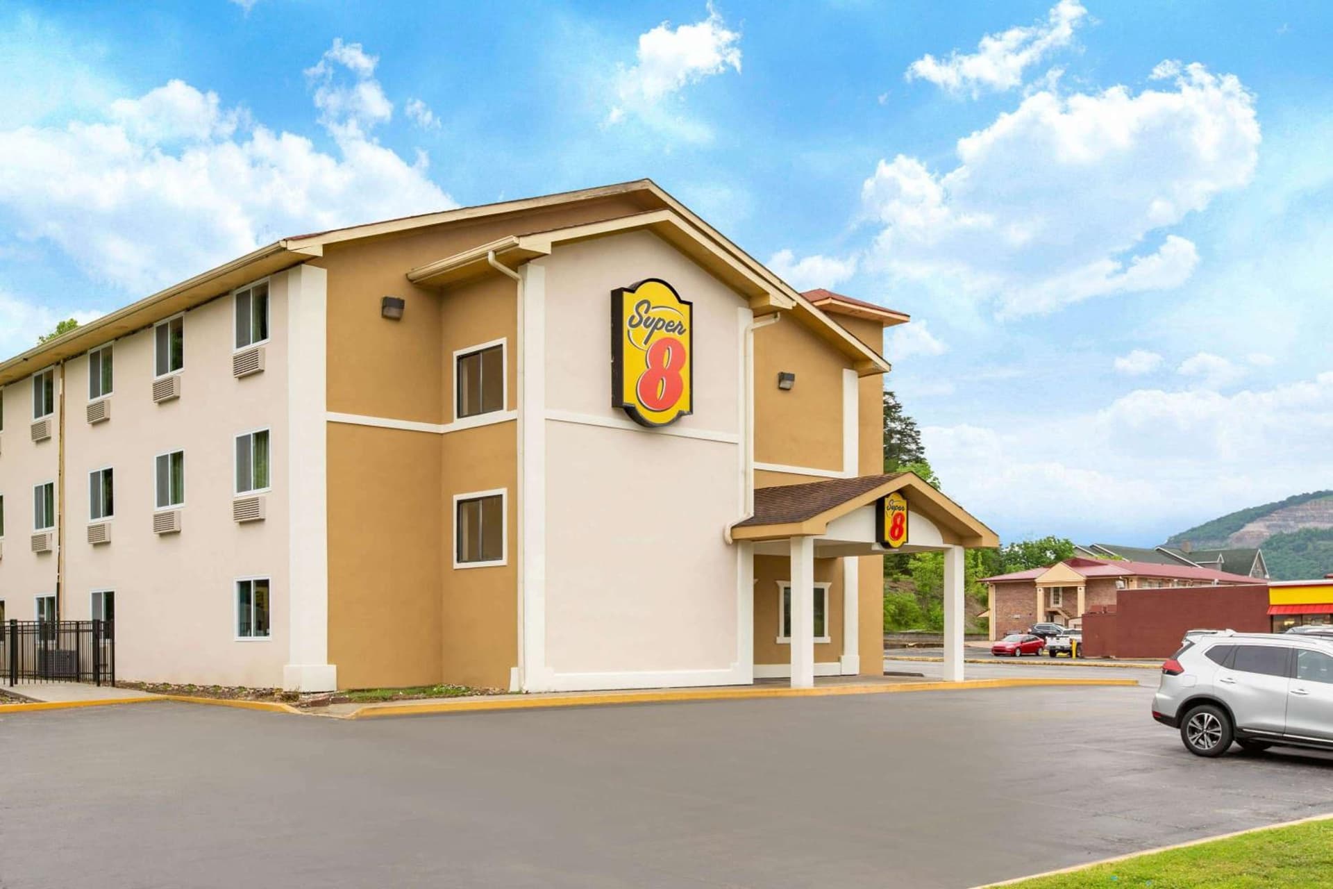 Super 8 by Wyndham Chattanooga Lookout Mountain TN featured exterior or lobby in Chattanooga, TN — similar hotel